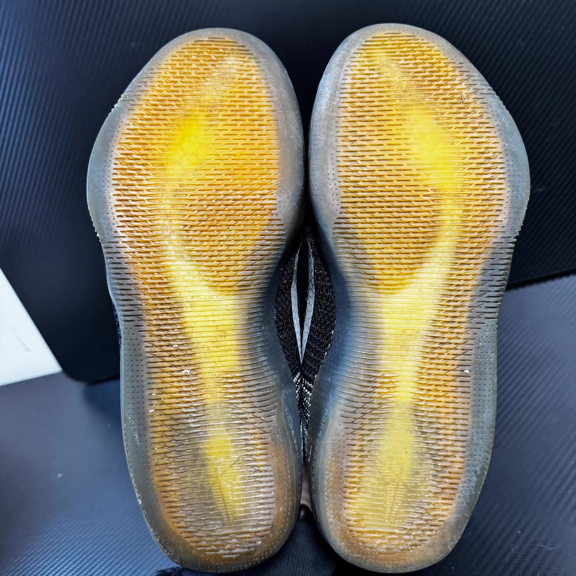 Nike Nike Kobe 11 Q11 Size US 9.5 / EU 42-43 - 4 Thumbnail