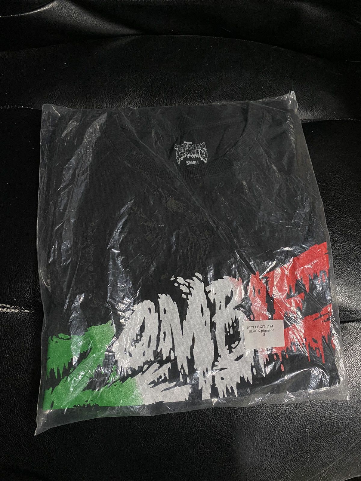 Flatbush Zombies FLATBUSH ZOMBIES LA FAMILIA ZOMBIE! CLASSIC LOGO T-SHIRT Size US S / EU 44-46 / 1 - 6 Thumbnail