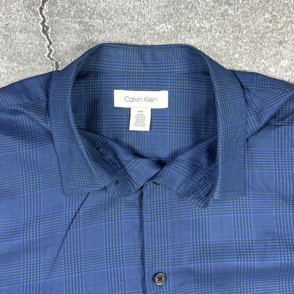 Calvin Klein Calvin Klein Men's Navy Plaid Shirt Size M Size US M / EU 48-50 / 2 - 3 Thumbnail