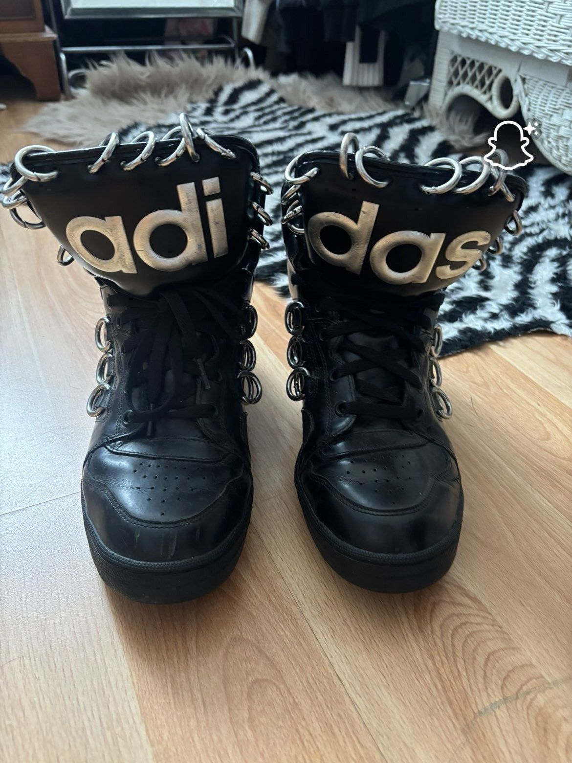 Adidas × Jeremy Scott Adidas x Jeremy Scott Js Instinct Hi Ring Black Size US 10 / EU 43 - 2 Thumbnail