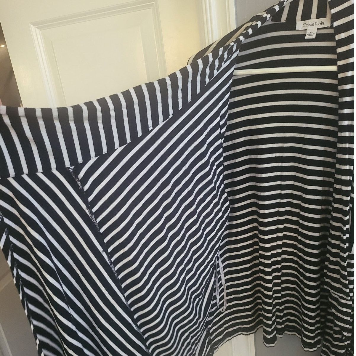 Calvin Klein Calvin Klein Black & White Long Sleeve Flyaway Cardigan - XL Size XL / US 12-14 / IT 48-50 - 3 Thumbnail