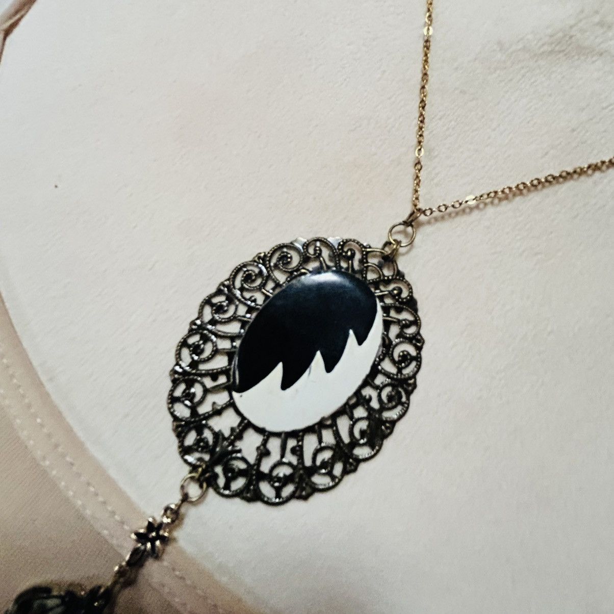 Handmade Handcrafted Cruella de Vil cameo bat accent pendant necklace Size ONE SIZE - 4 Thumbnail