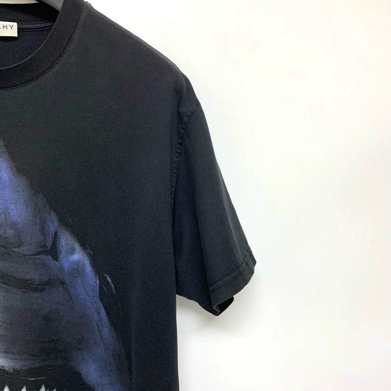 Givenchy Givenchy Shark Short Sleeve T-Shirt 2506-Nextarrow Size US M / EU 48-50 / 2 - 6 Thumbnail