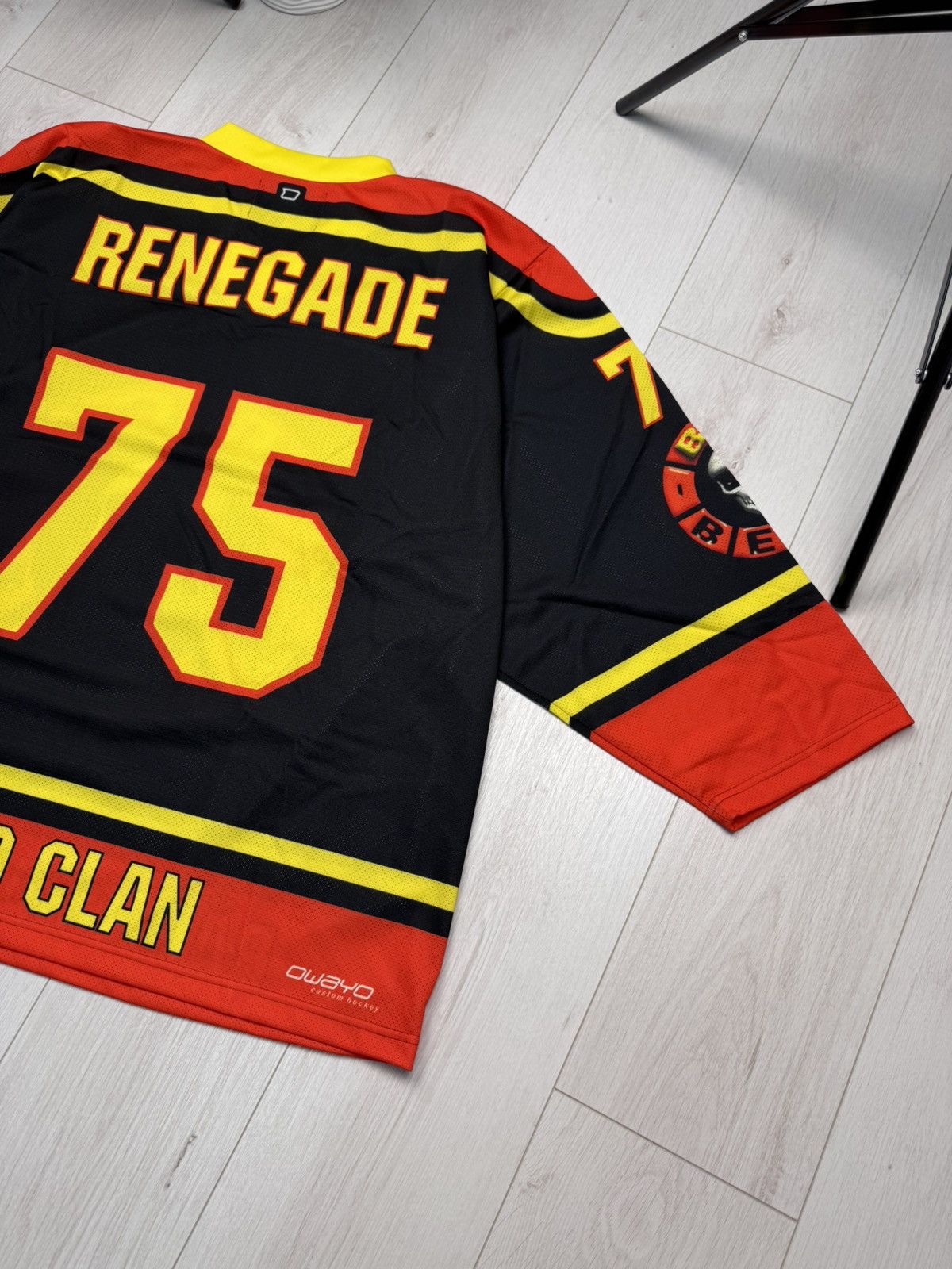 NHL Custom Owayo SC BG Baregraben Bern 75 RENEGADE Hockey Jersey Size US XL / EU 56 / 4 - 14 Thumbnail