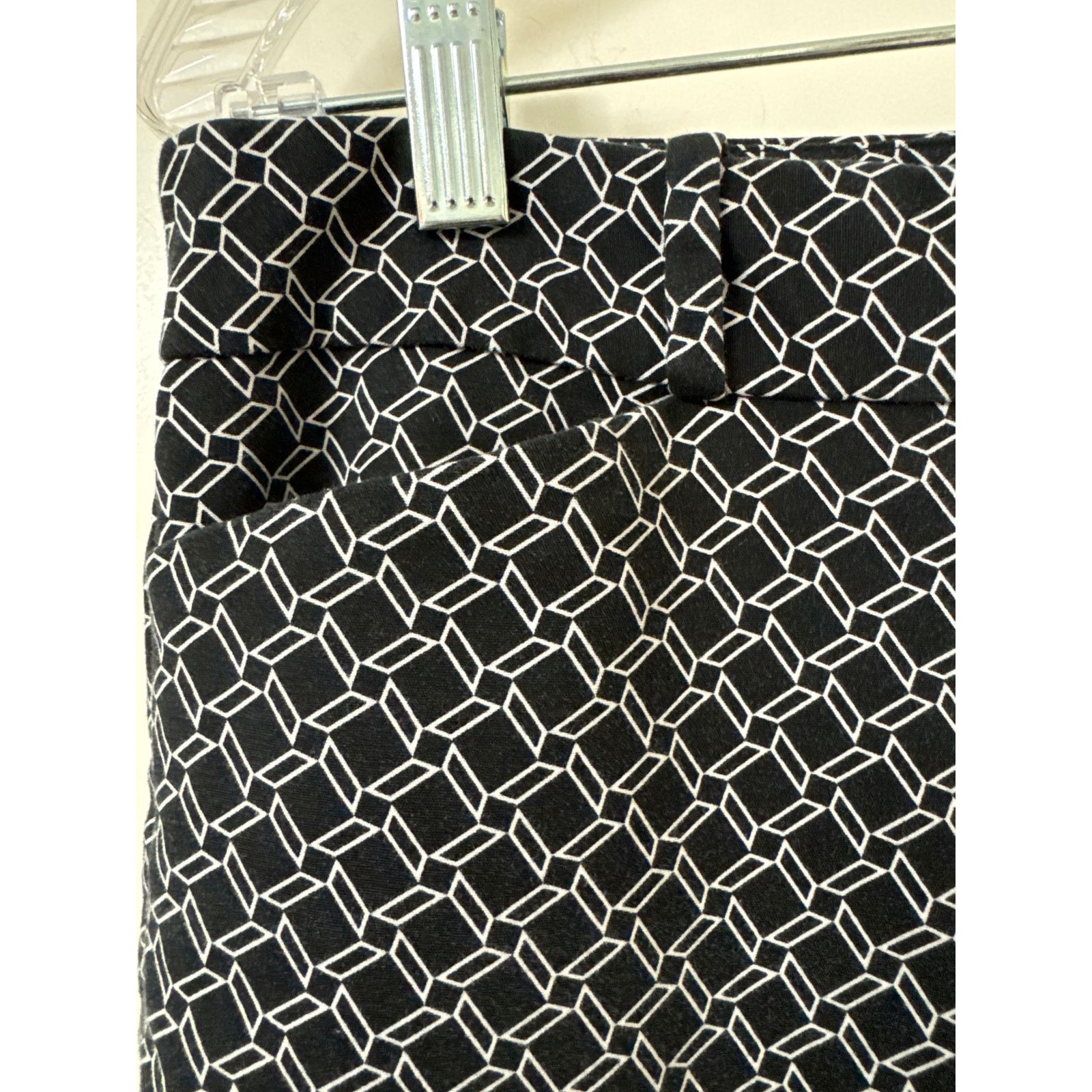 Other Liz Claiborne Emma Size 12 Black & White Ankle Pants Pockets Size 34" / US 12 / IT 48 - 3 Thumbnail