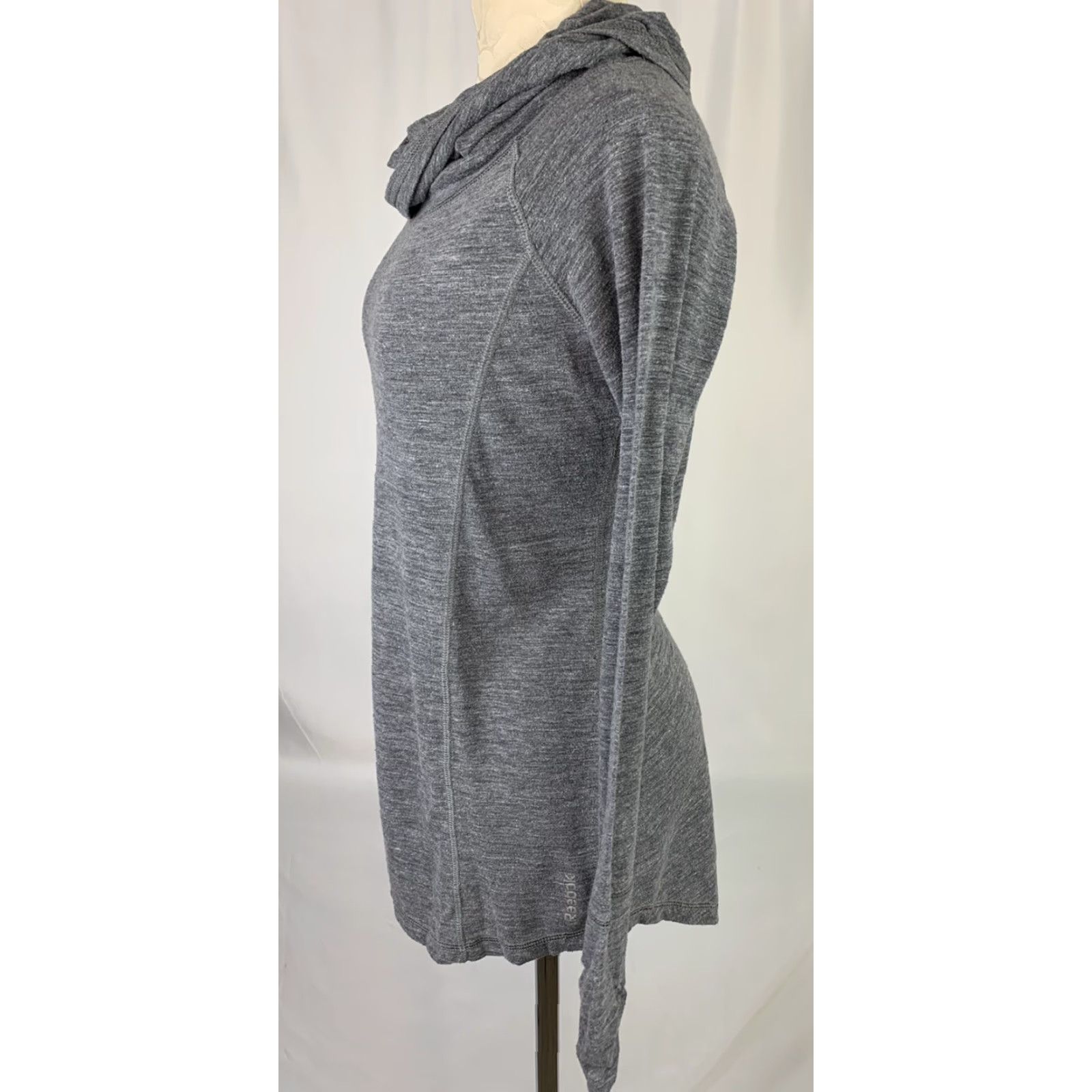 Reebok VINTAGE Reebok Gray Cowl Neck Activewear Top Long Sleeve Thumbholes Shirt Womens Small SS Size S / US 4 / IT 40 - 5 Thumbnail