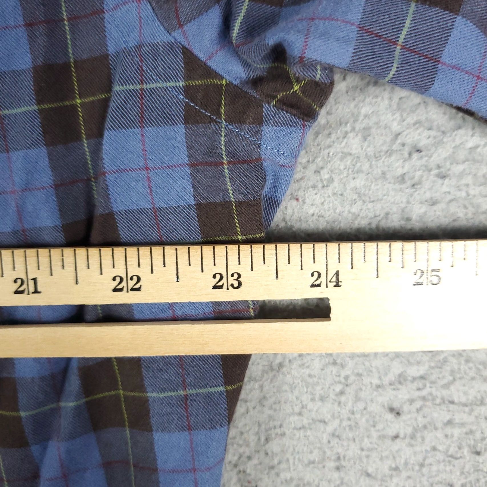 Tommy Hilfiger Tommy Hilfiger Blue Brown Plaid Button-Up Shirt Men's Large 16 34/35 Regular Fit Casual Size US L / EU 52-54 / 3 - 5 Thumbnail