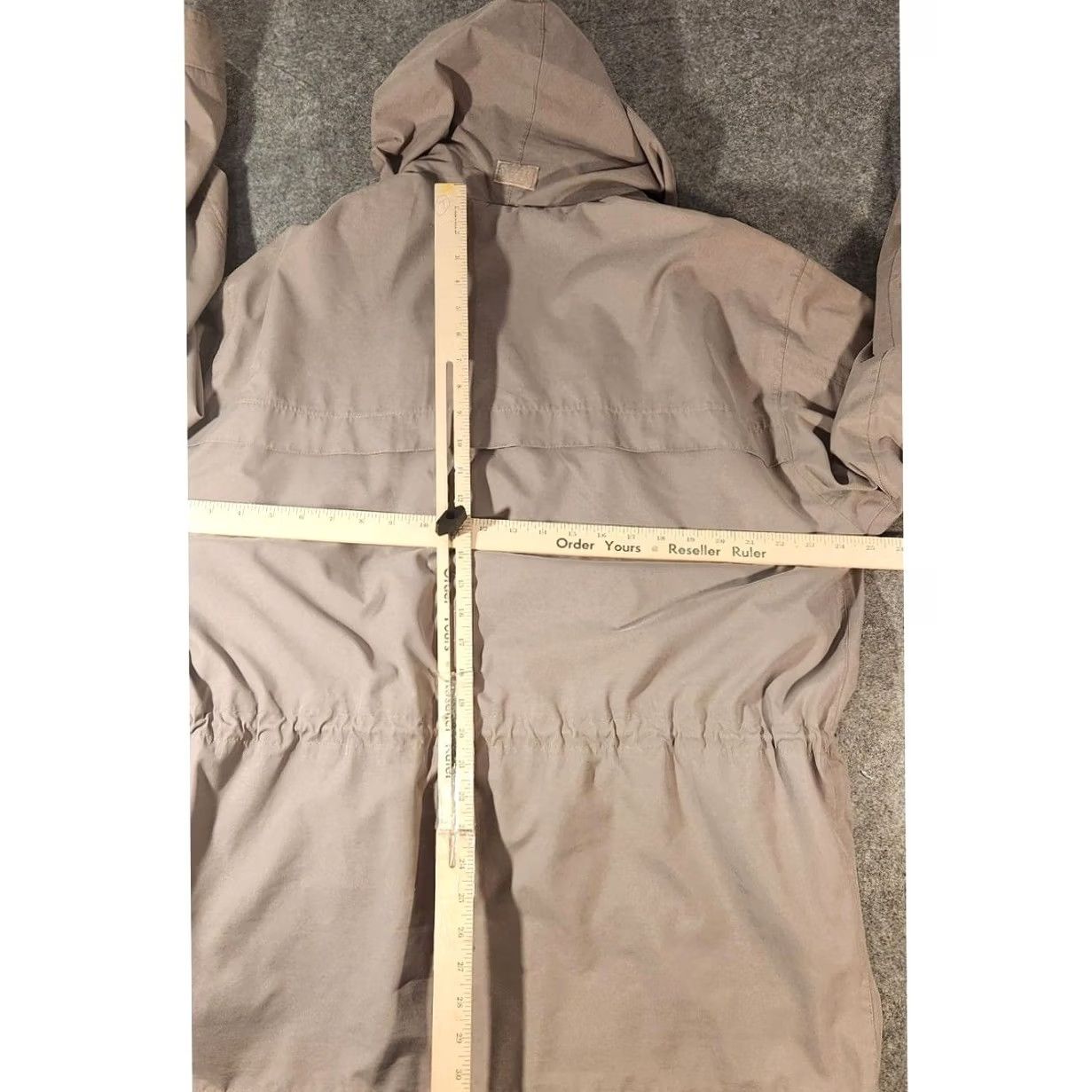 Vintage VINTAGE TravelSmith Coat Mens Large Beige Hooded Parka Zip Pockets Hong Kong Size US L / EU 52-54 / 3 - 5 Thumbnail