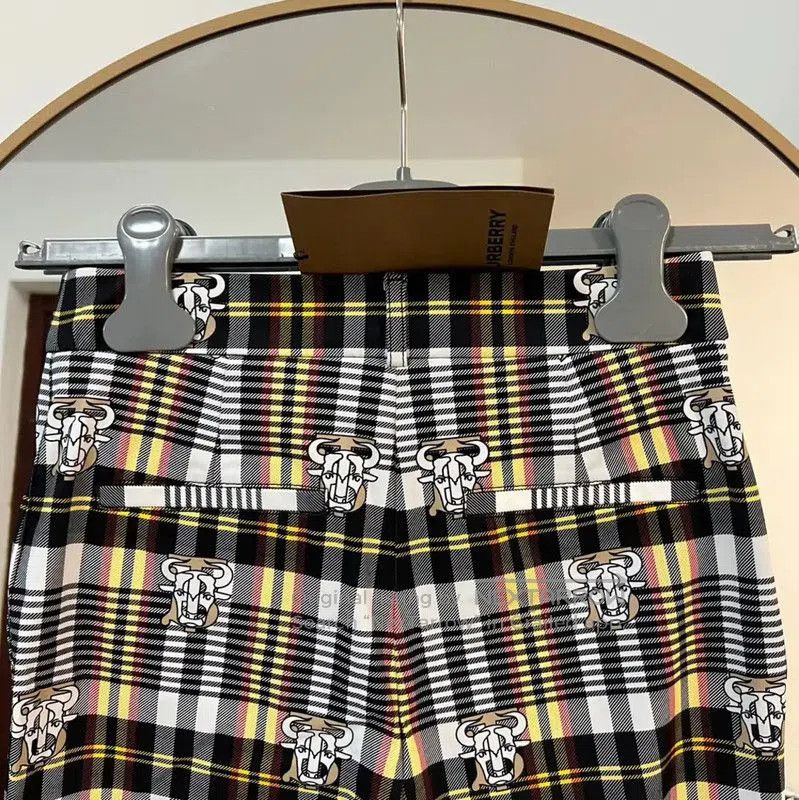 Other Burberry Multicolored Printed Women's Casual Pants. Size 22" - 6 Thumbnail