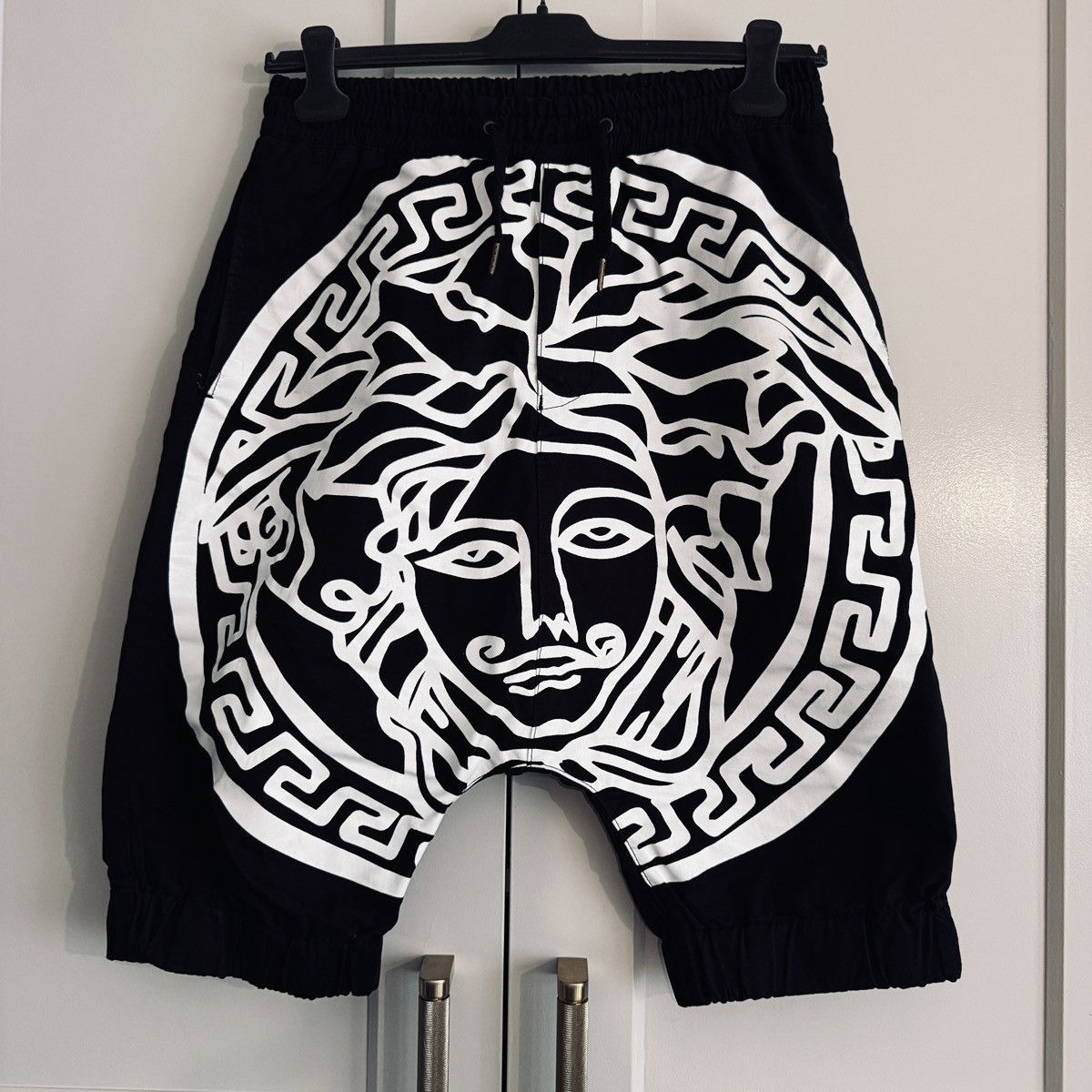 Haculla Medusa Graphic Print Shorts Size US 32 / EU 48 - 1 Thumbnail