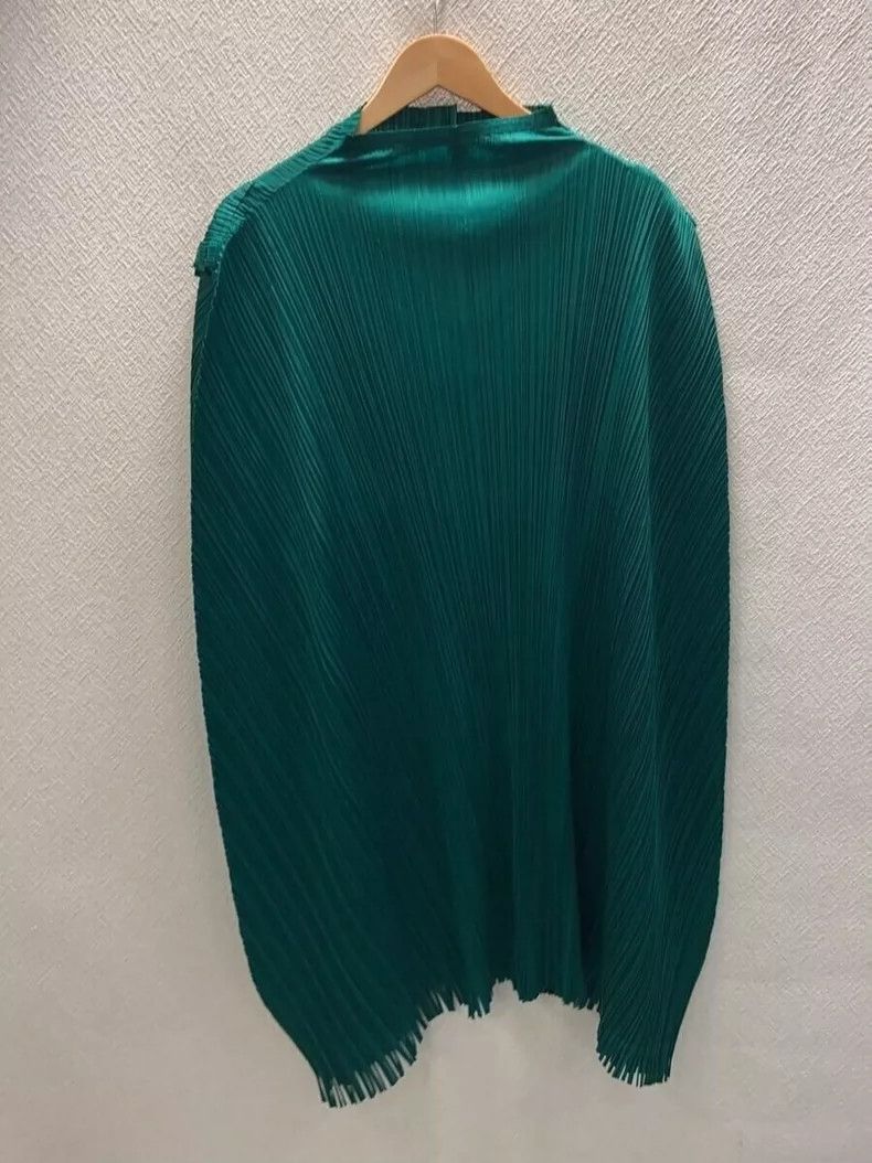 Issey Miyake Issey Miyake Irregular-shaped pleated top Size L / US 10 / IT 46 - 2 Thumbnail
