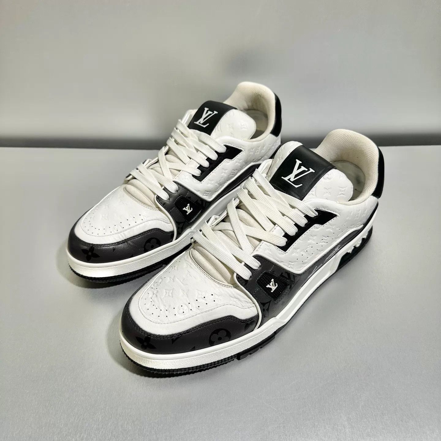 Louis Vuitton Multi Color Low-Top Sneakers Size US 11 / EU 44 - 1 Thumbnail