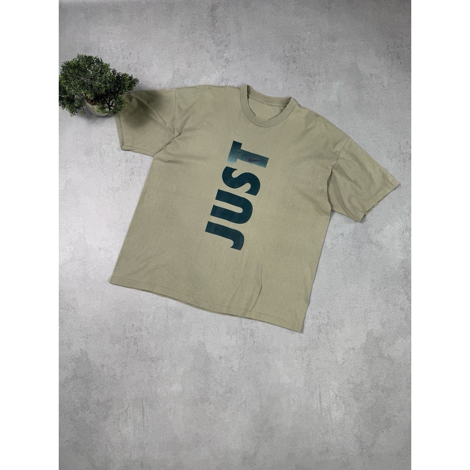 Nike Nike Vintage Big Logo T Shirt Beige Men Size US XL / EU 56 / 4 - 1 Thumbnail