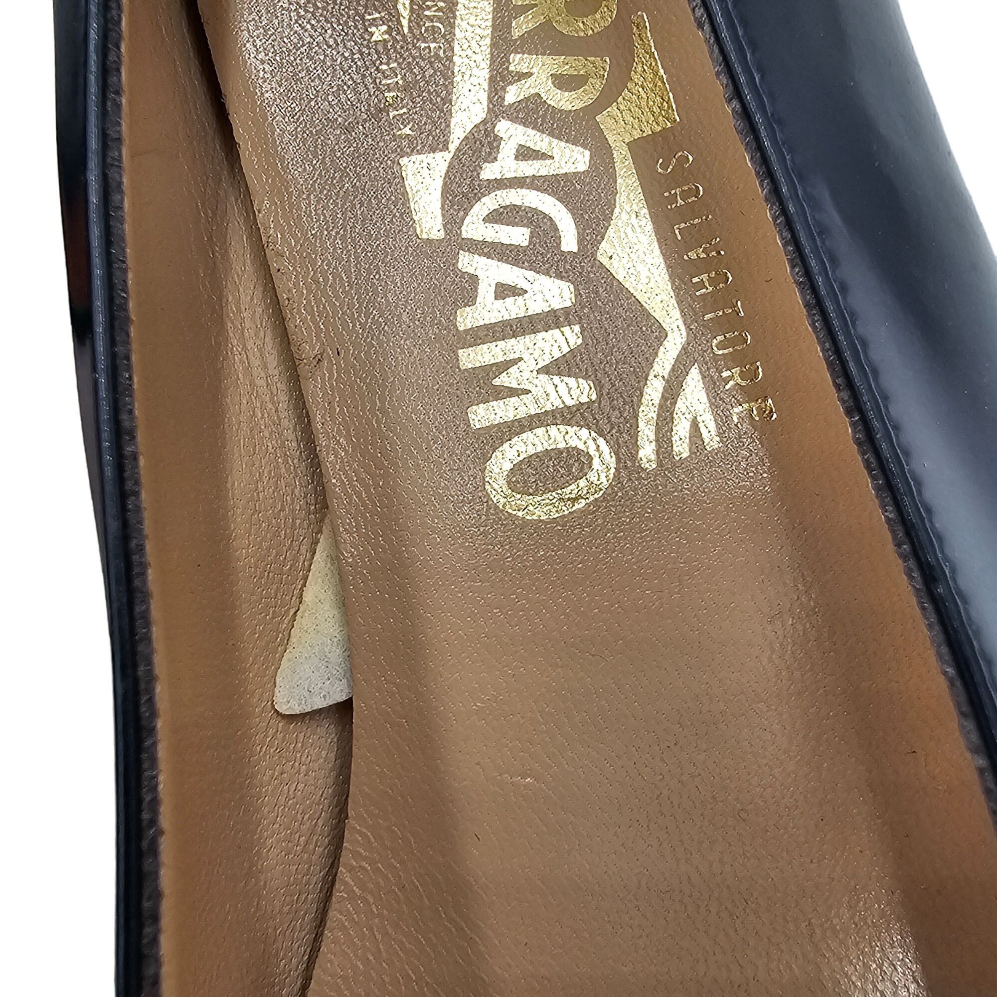 Vintage Salvatore Ferragamo Women 10AAA Navy Blue Patent Lea