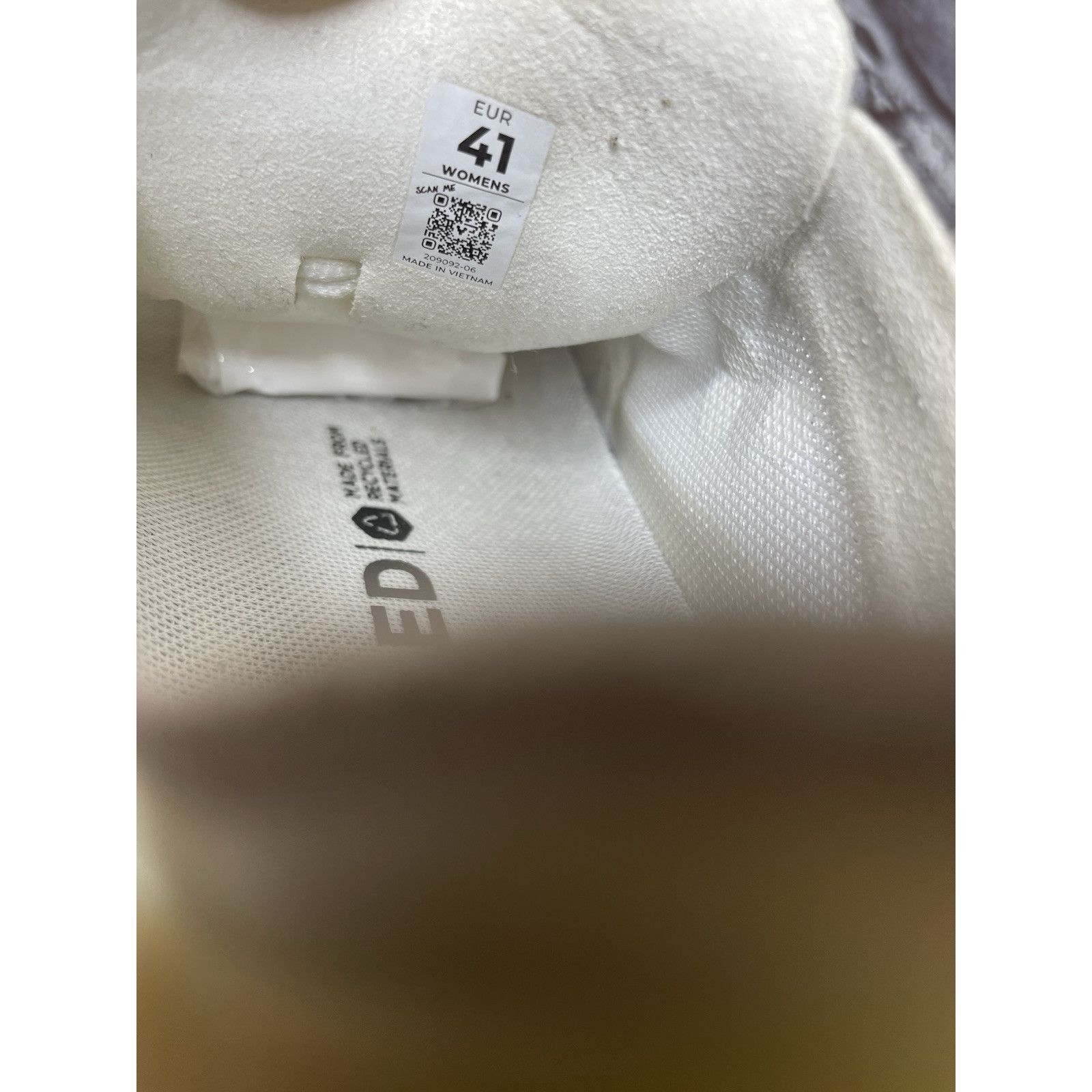 Vivobarefoot Vivobarefoot Primus Lite III Off White Minimalist Shoes Wome Size US 10 / IT 40 - 12 Thumbnail