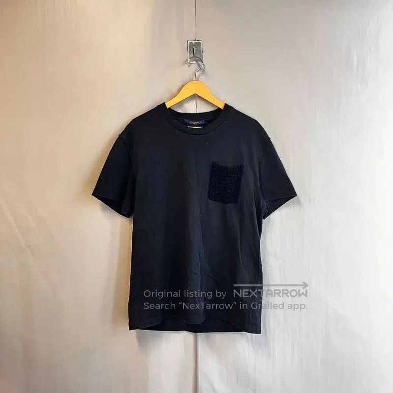 Louis Vuitton Black Men's T-Shirt .