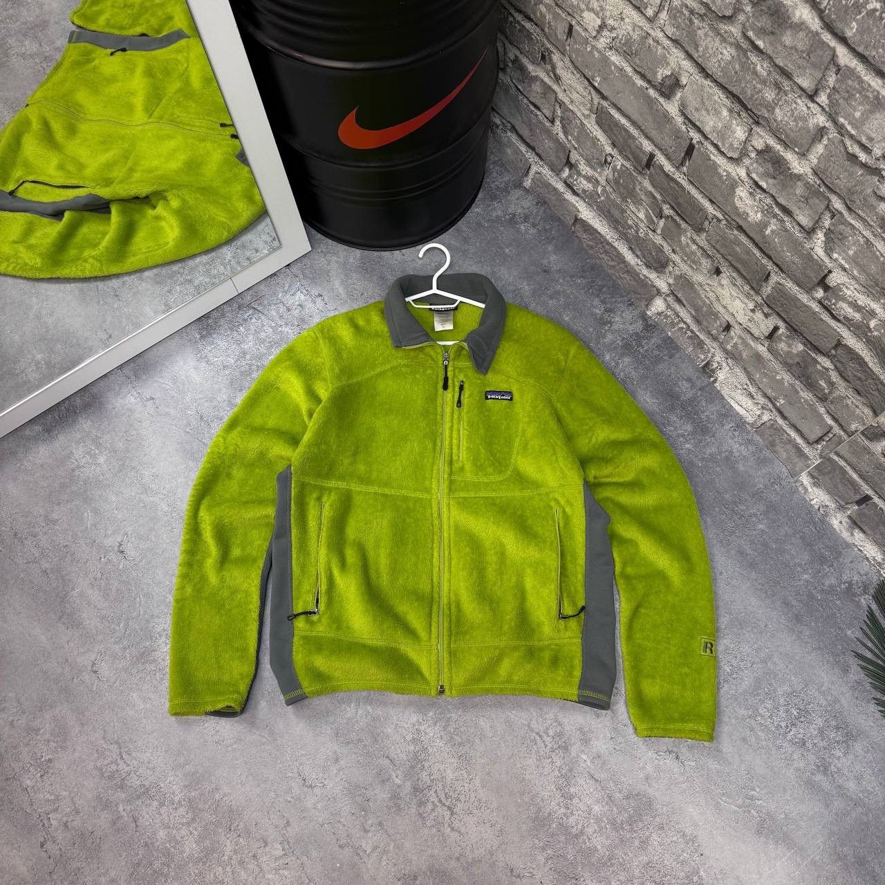 Patagonia Patagonia Jacket Grinch Green R2 Zip Polartec Fleece Size US M / EU 48-50 / 2 - 1 Thumbnail