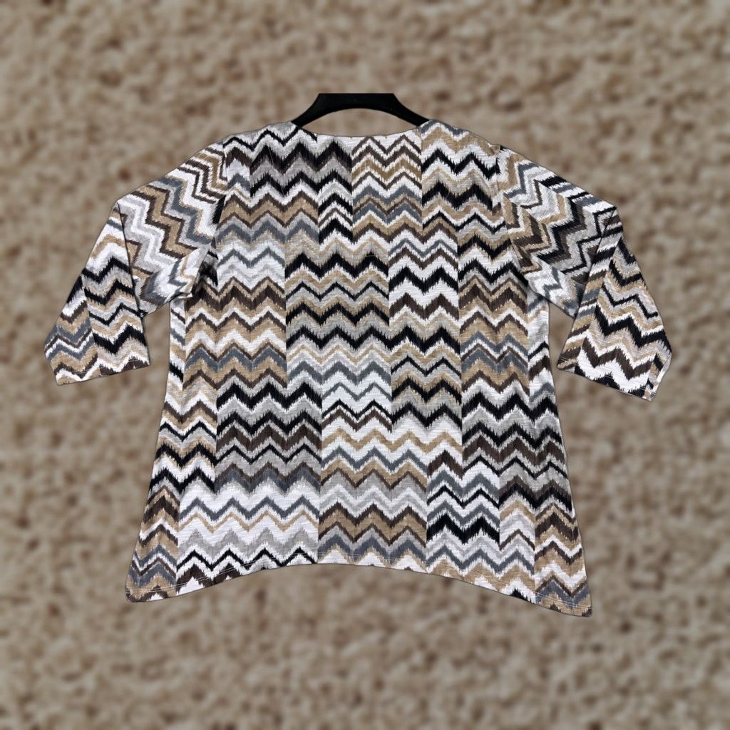 Vintage Alfred Dunner Shirt Womens Medium Beige Black Gray Chevron 3/4 Sleeve Blouse Size M / US 6-8 / IT 42-44 - 1 Thumbnail