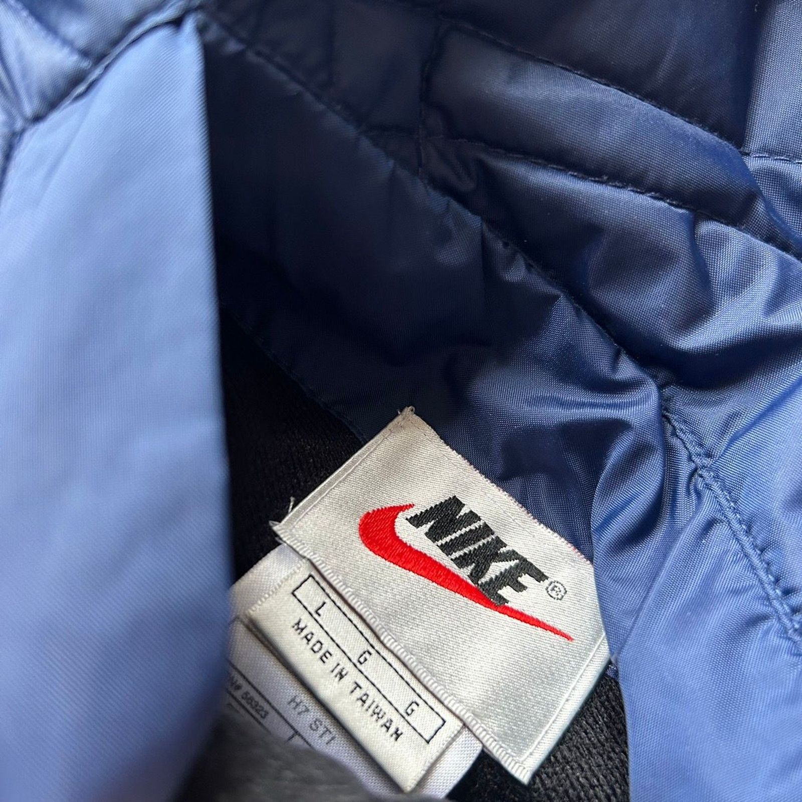 Nike Vintage 1990s Nike Embroidered Swoosh Quilted Bomber Jacket Size US L / EU 52-54 / 3 - 5 Thumbnail