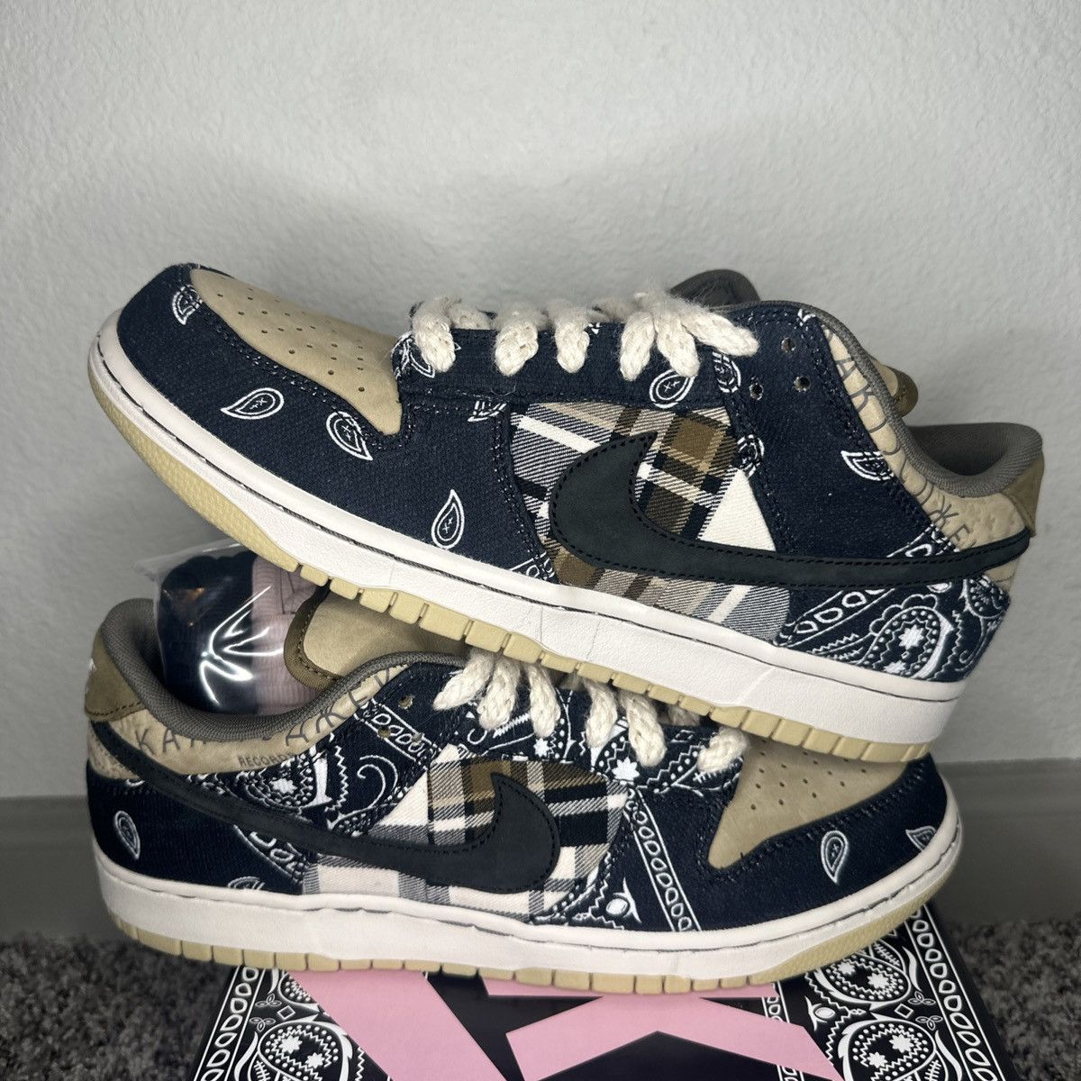 Nike Size 10 - Nike Travis Scott x SB Dunk Low Cactus Jack Size US 10 / EU 43 - 2 Thumbnail