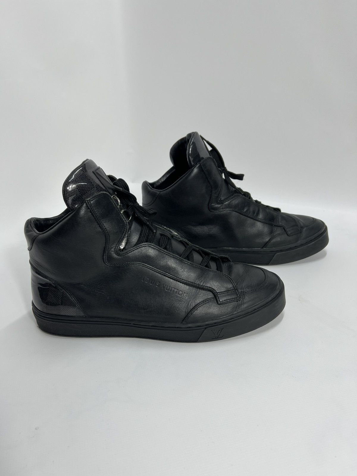 Vintage streetwear Louis Vuitton Leather Sneakers Sz UK 7.5
