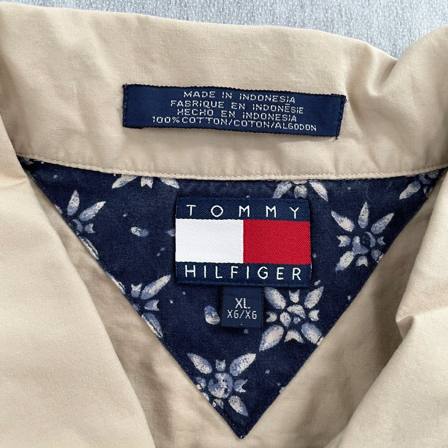 Tommy Hilfiger VINTAGE Tommy Hilfiger Shirt Adult XL Beige Button Up Hawaiian Camp Loop Collar Size US XL / EU 56 / 4 - 5 Thumbnail