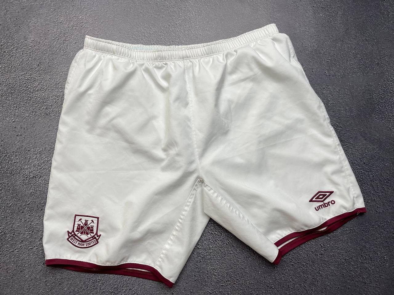 Umbro Vintage Westham Umbro Football Shorts Size M Size US 32 / EU 48 - 1 Thumbnail