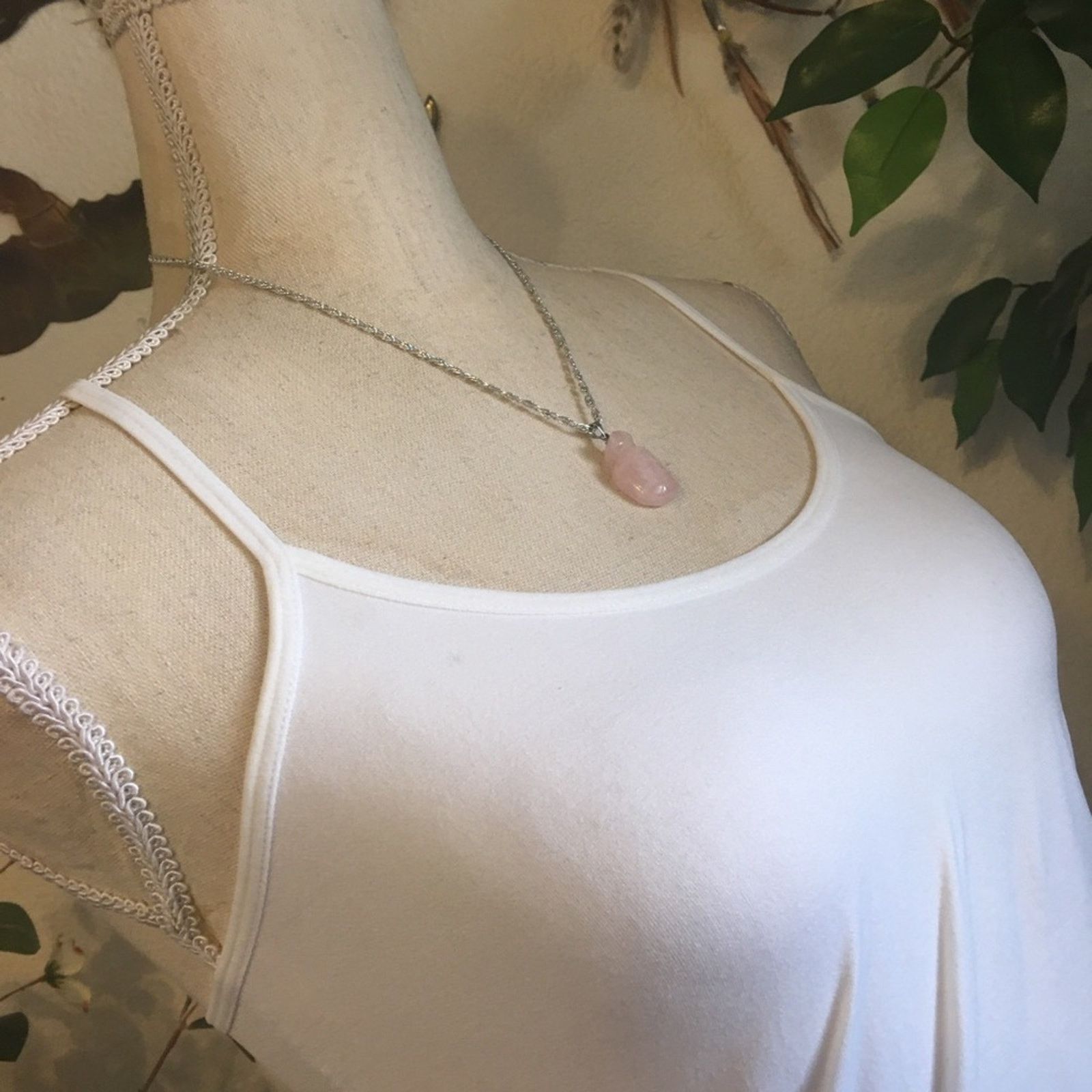 Vintage Vintage hand carved rose quartz turtle necklace Size ONE SIZE - 2 Thumbnail