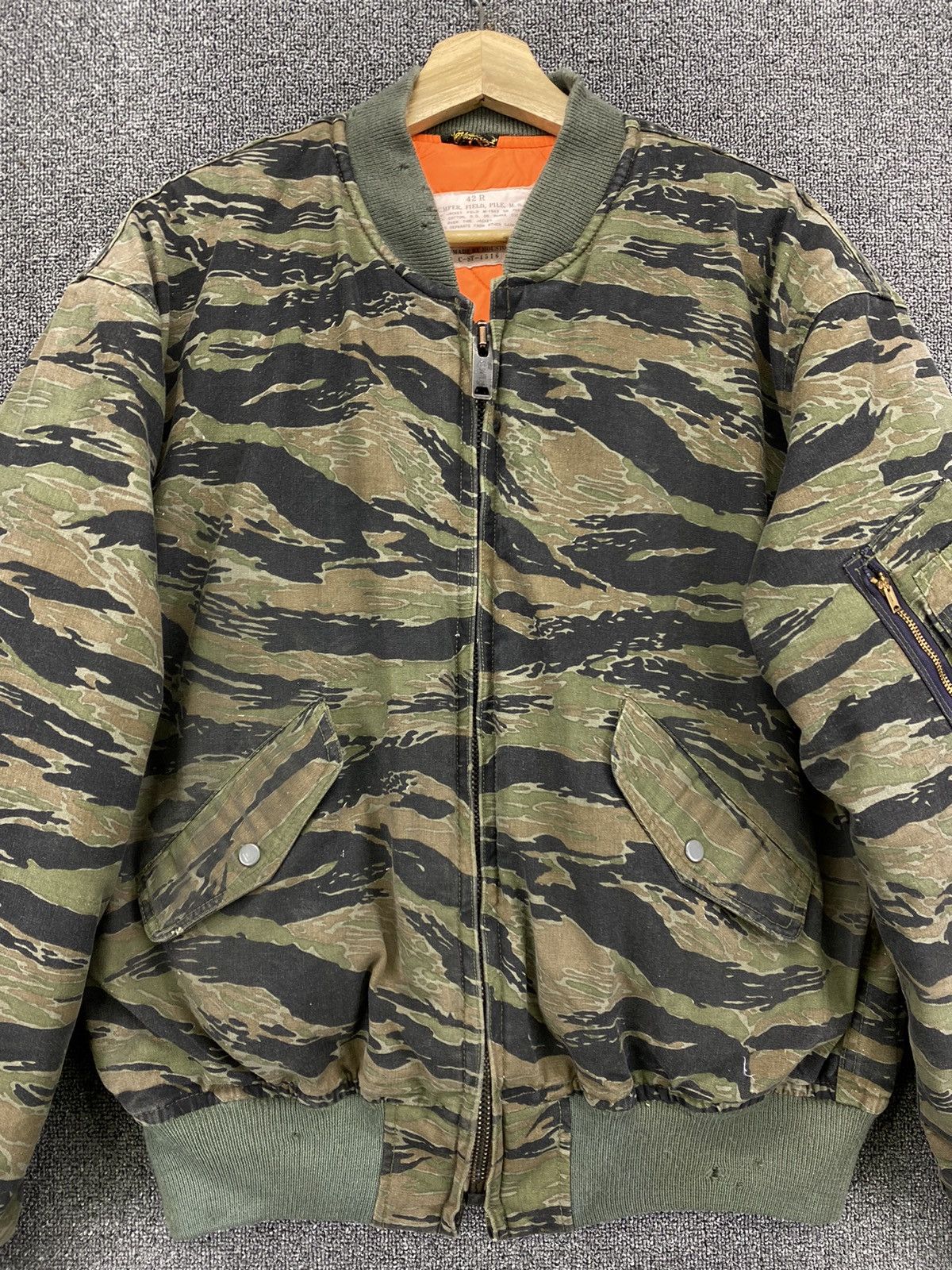 Vintage Vintage Made By Houston Jumper Field Camo Bomber Jacket Size US M / EU 48-50 / 2 - 5 Thumbnail
