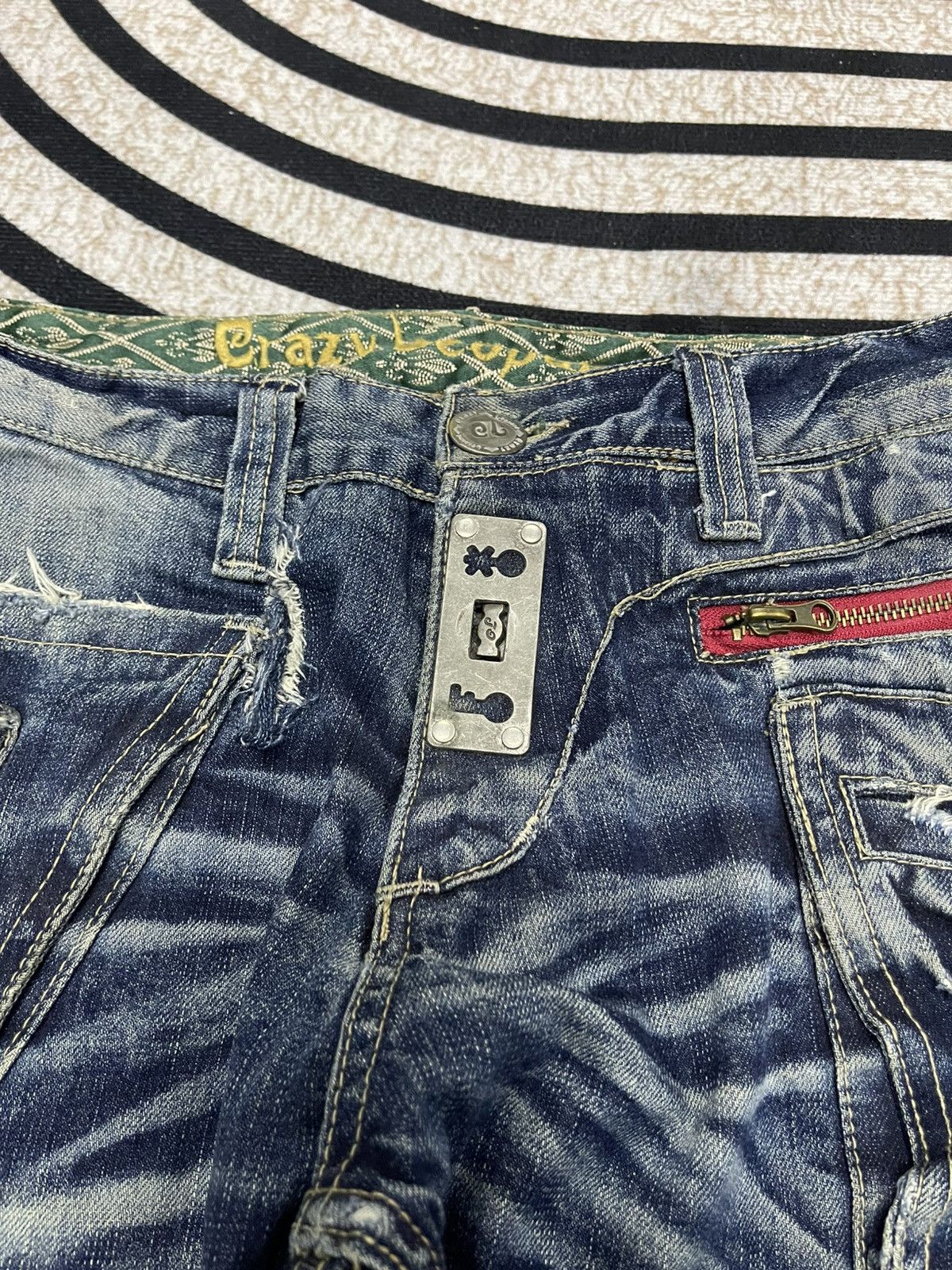 Japanese Brand 2000s CRAZY LEOPARD DENIM JEANS DISTRESSED RARE DESIGN Size US 30 / EU 46 - 11 Thumbnail