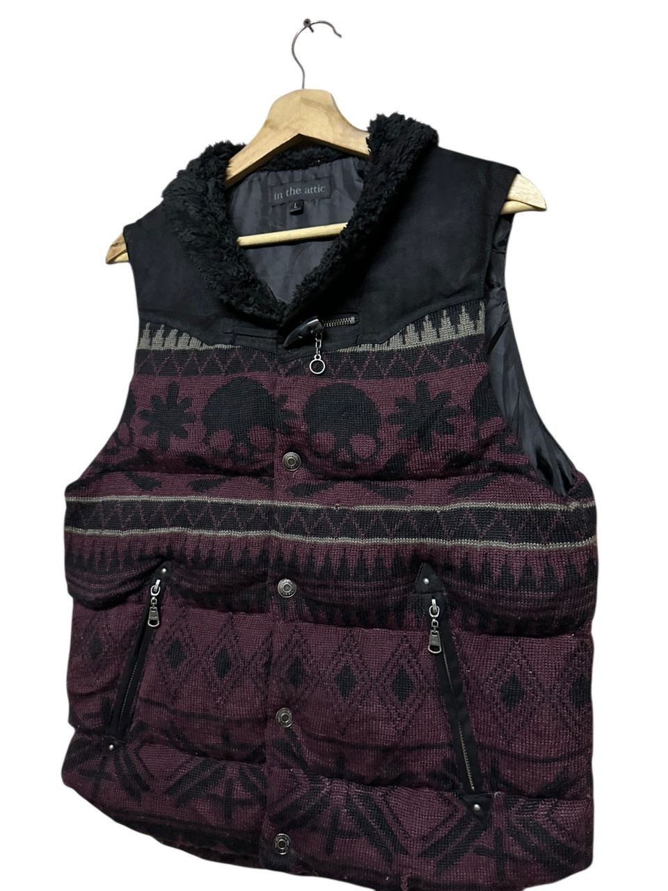 In The Attic Vtg🔥In The Attic Puffer Vest Buttoned Skull Jacket Size 44L - 6 Thumbnail
