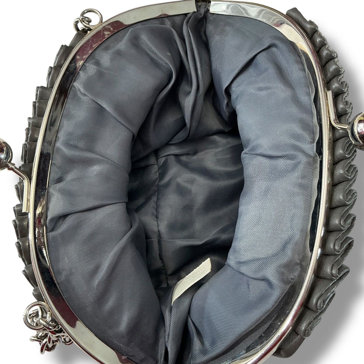 Other Vintage Grey Clutch with Chain Handle and Kiss-lock Closure Size ONE SIZE - 9 Thumbnail