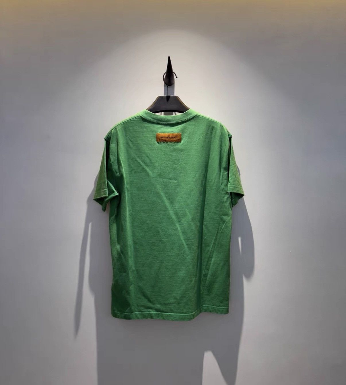 Louis Vuitton LV (Louis Vuitton) Chest Embossed Logo Short Sleeve T-Shirt Size US M / EU 48-50 / 2 - 4 Thumbnail