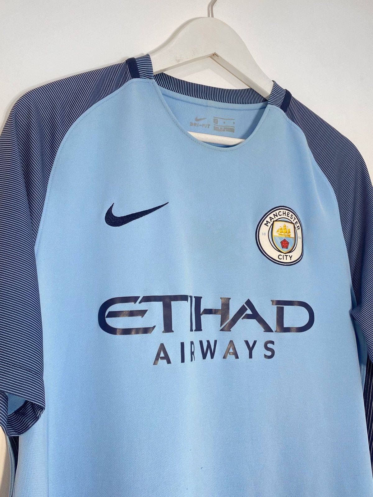 Nike Nike Manchester City 2016 2017 Home Football Shirt Size US L / EU 52-54 / 3 - 2 Thumbnail