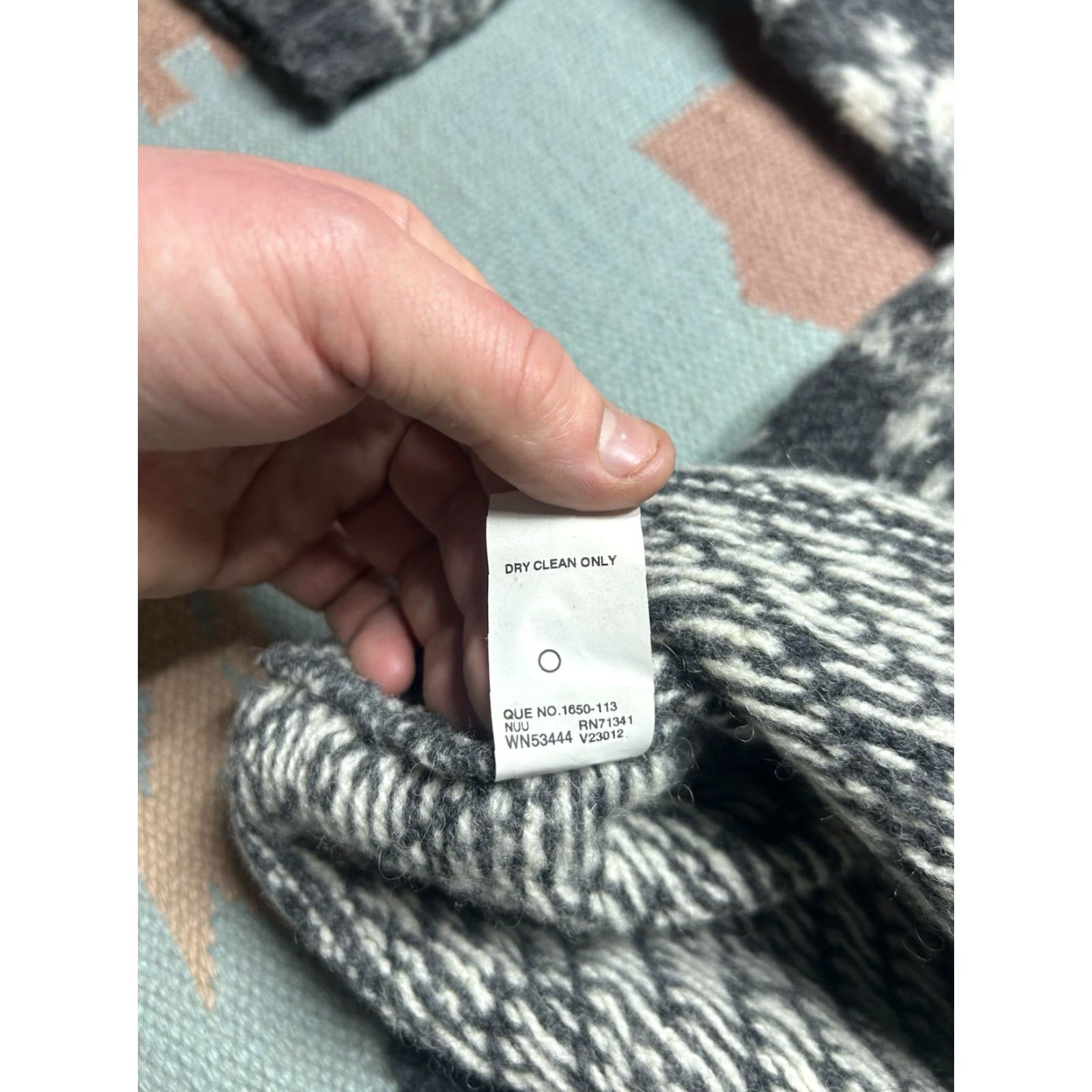Vintage VINTAGE Woolrich Sweater Wool Knit Fair Isle Pullover Women’s Medium Gray Snowflake Size M / US 6-8 / IT 42-44 - 7 Thumbnail