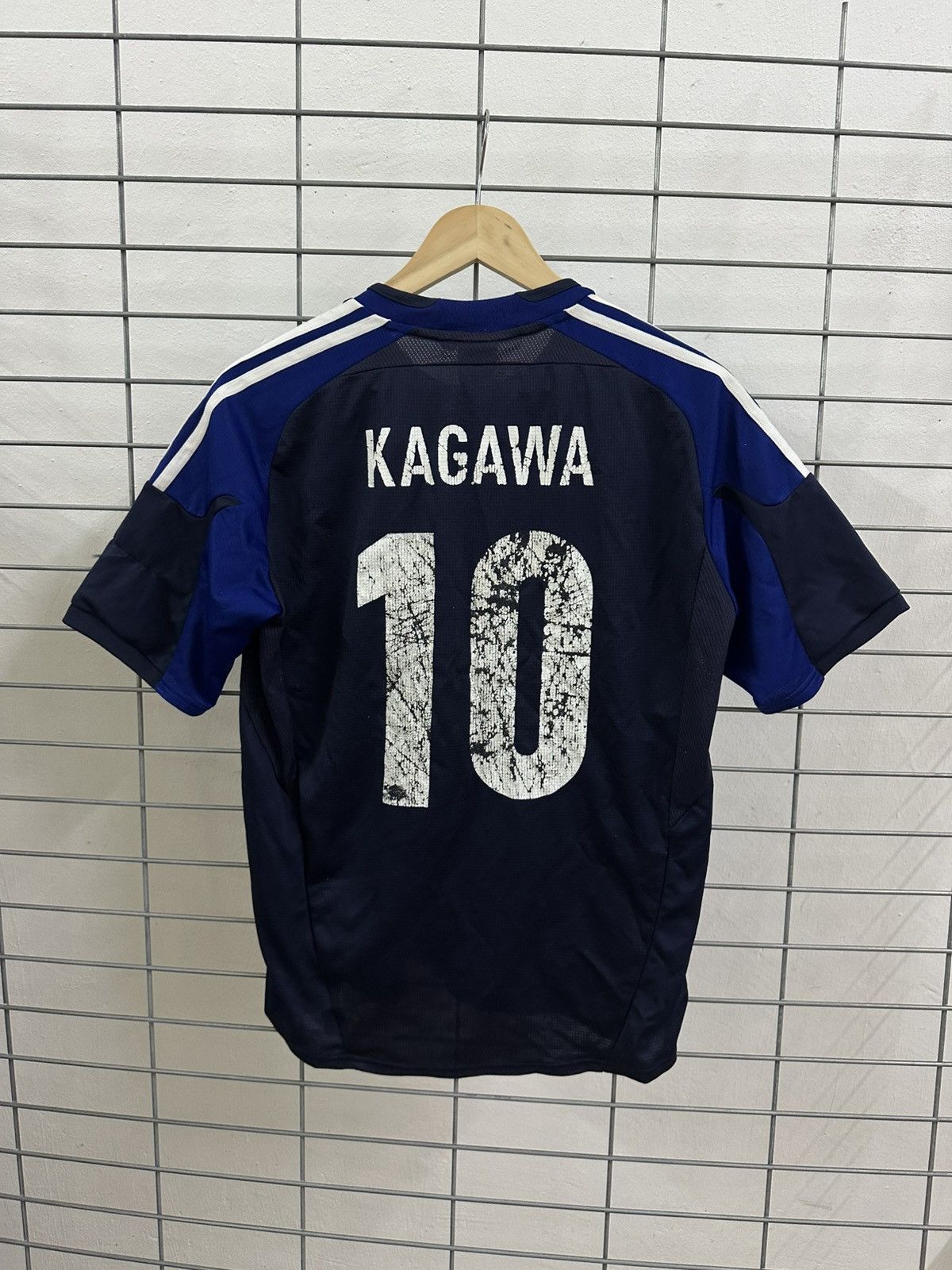 Adidas × Vintage Japan 2012/13 Home Jersey Nameset Kagawa No 10 by Adidas Size US S / EU 44-46 / 1 - 2 Thumbnail