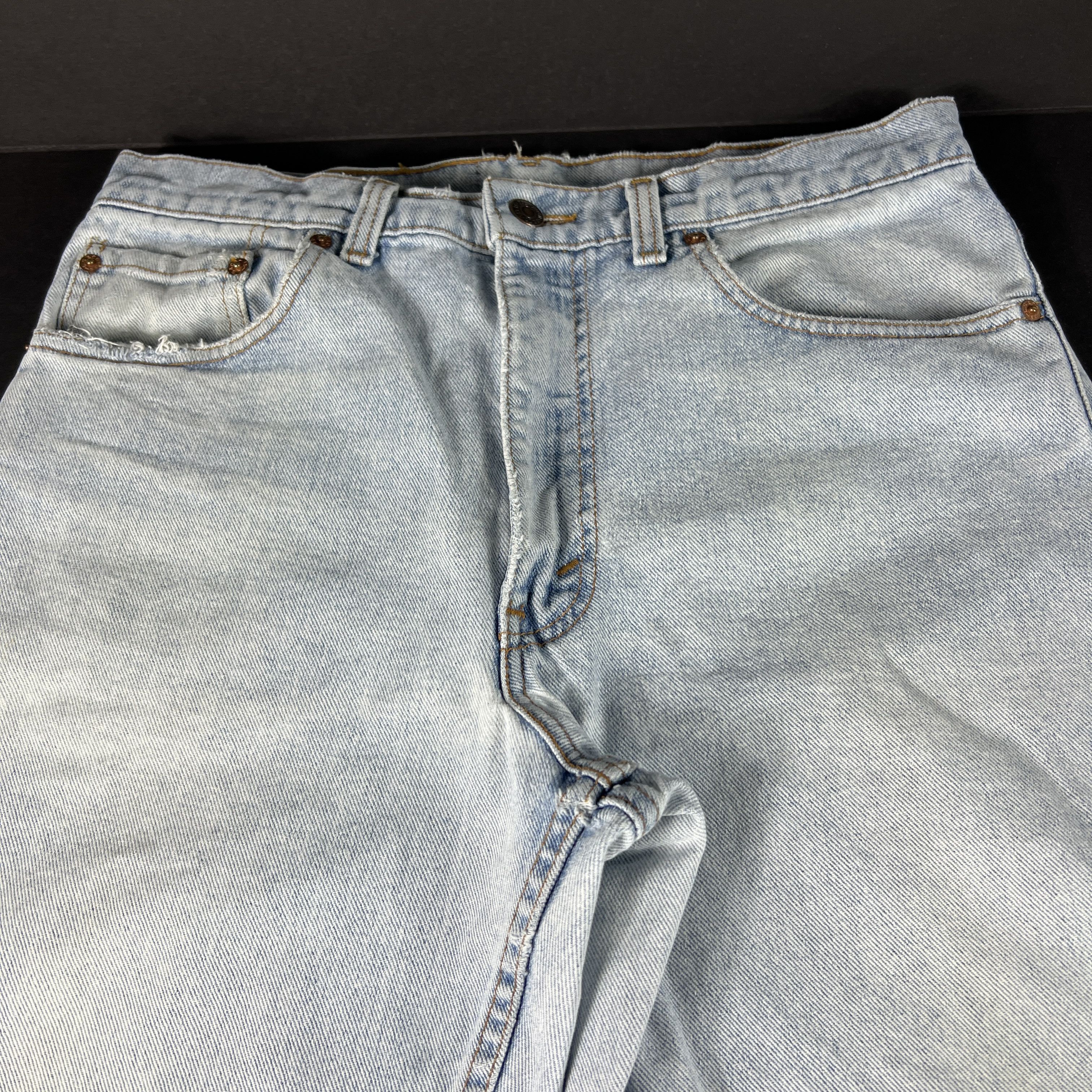 Levi's × Vintage VTG 90s Levi's Jeans 550 Relaxed Straight Light Blue Denim Size US 33 - 3 Thumbnail