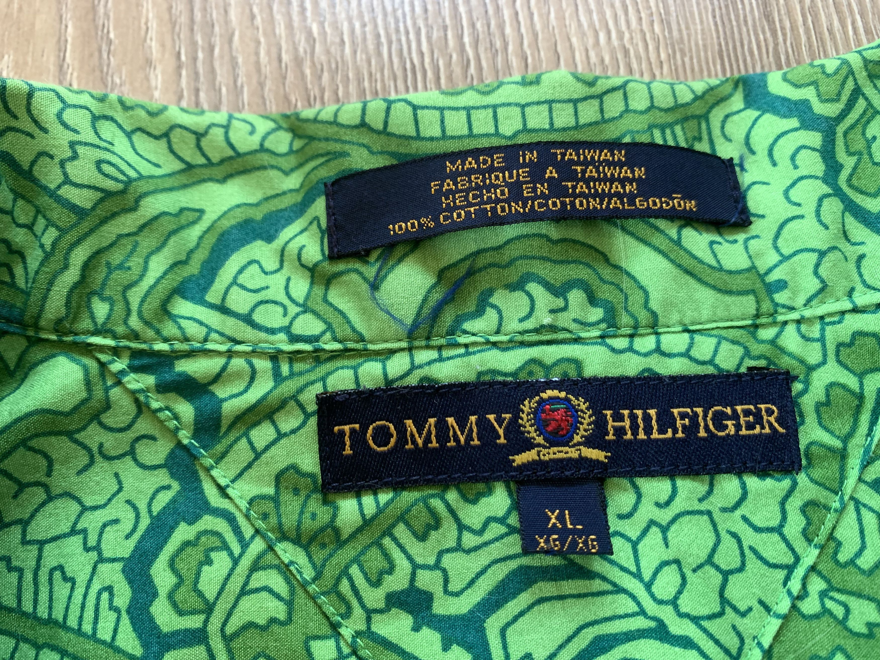 Tommy Hilfiger Tommy Hilfiger Vintage Short Sleeve Paisley Hawaiian Shirt Size US XL / EU 56 / 4 - 6 Thumbnail