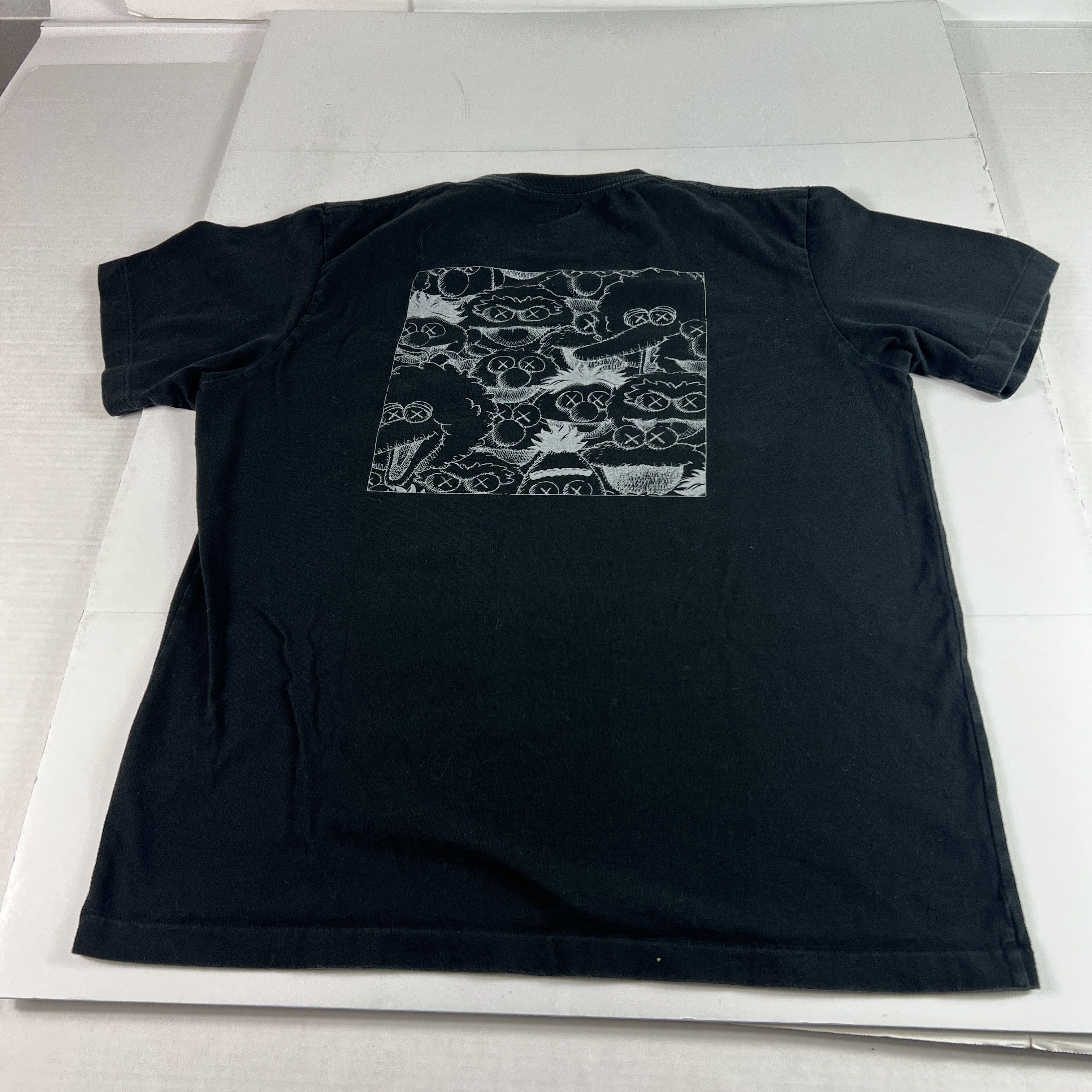 Kaws × Uniqlo Uniqlo Kaws Sesame Street Shirt Black Faded Pocket Tee Size US L / EU 52-54 / 3 - 5 Thumbnail