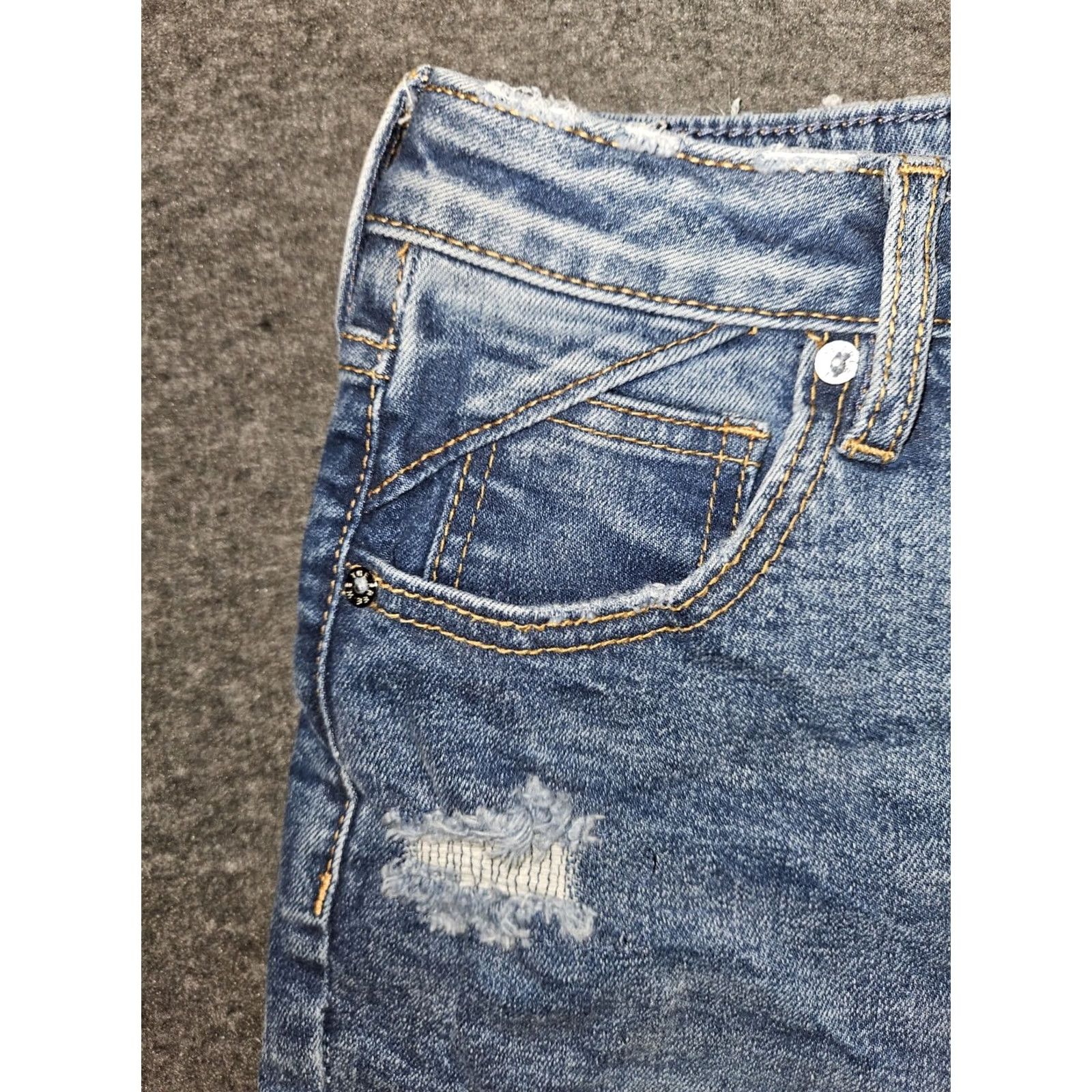 Vintage VINTAGE We The Free Cut Off Shorts Women's 27 Button Fly Distressed Preppy Size 27" / US 4 / IT 40 - 7 Thumbnail