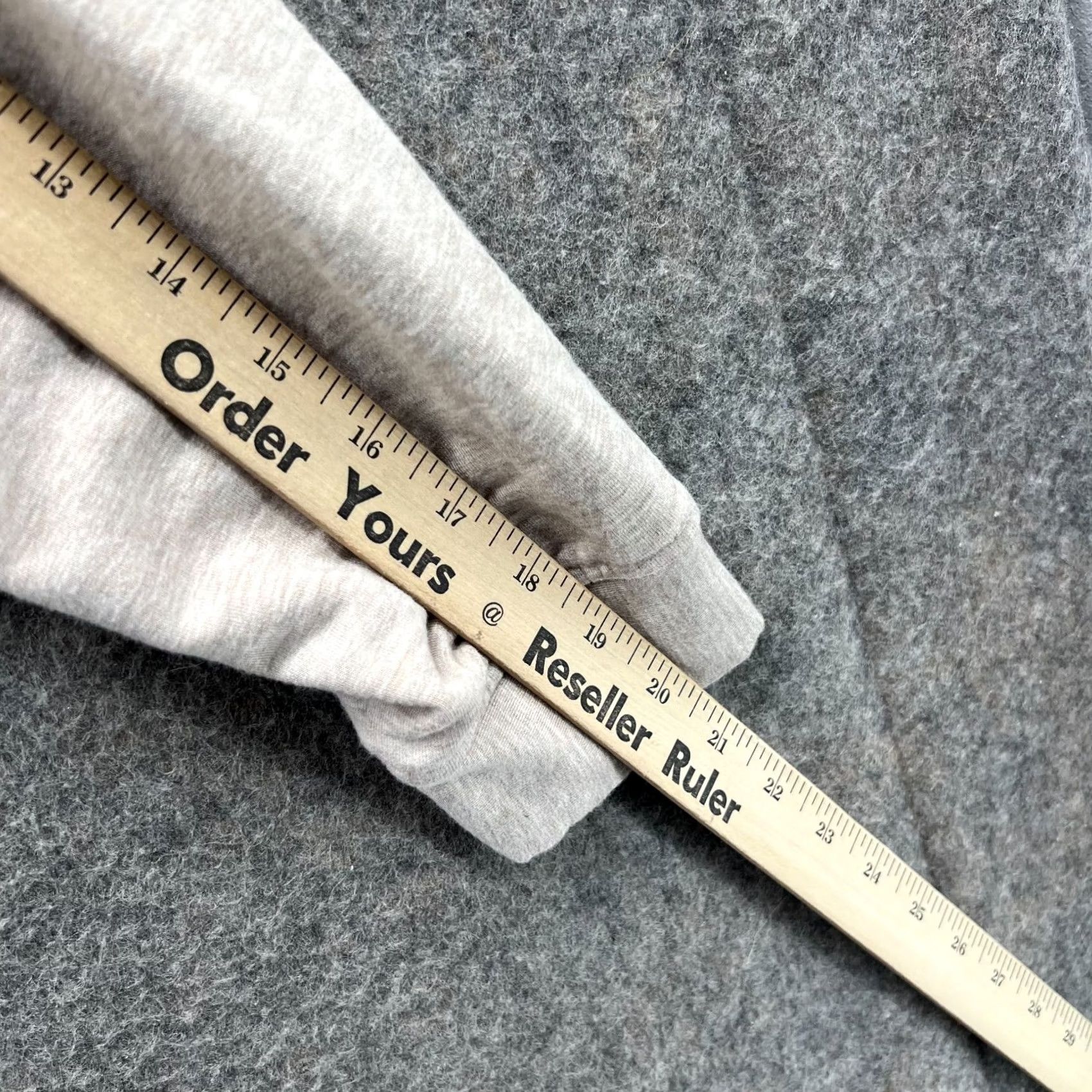 Orvis VINTAGE Orvis Sweater Ladies Large Beige V-Neck Pullover Casual Modal Polyester Fleece Logo All Seasons Womens Size L / US 10 / IT 46 - 2 Thumbnail