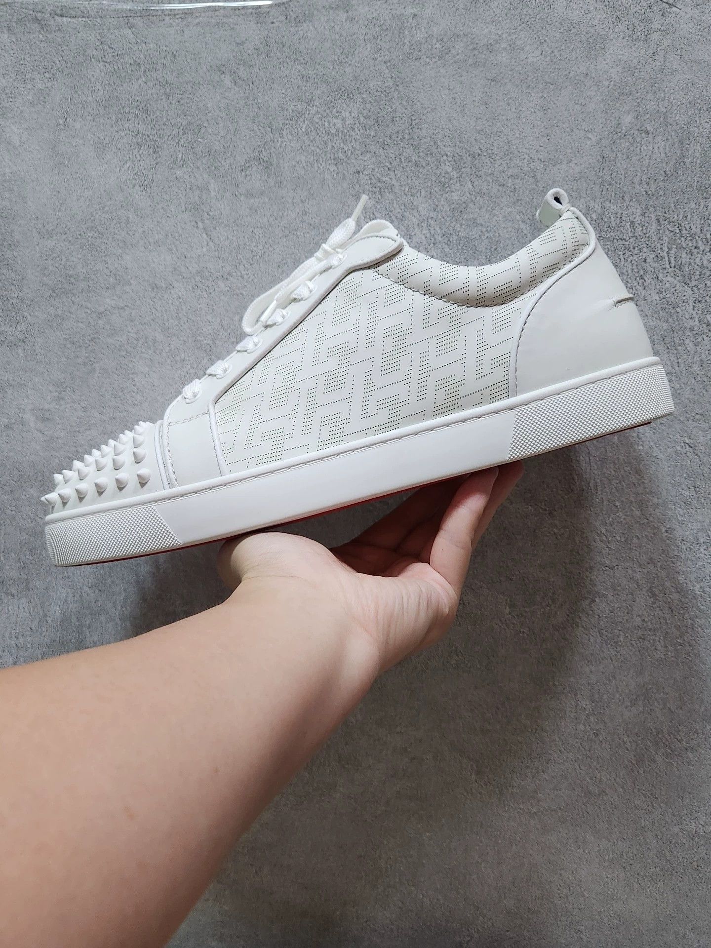 Christian Louboutin Christian Louboutin white low-top sneakers Size US 11.5 / EU 44-45 - 3 Thumbnail