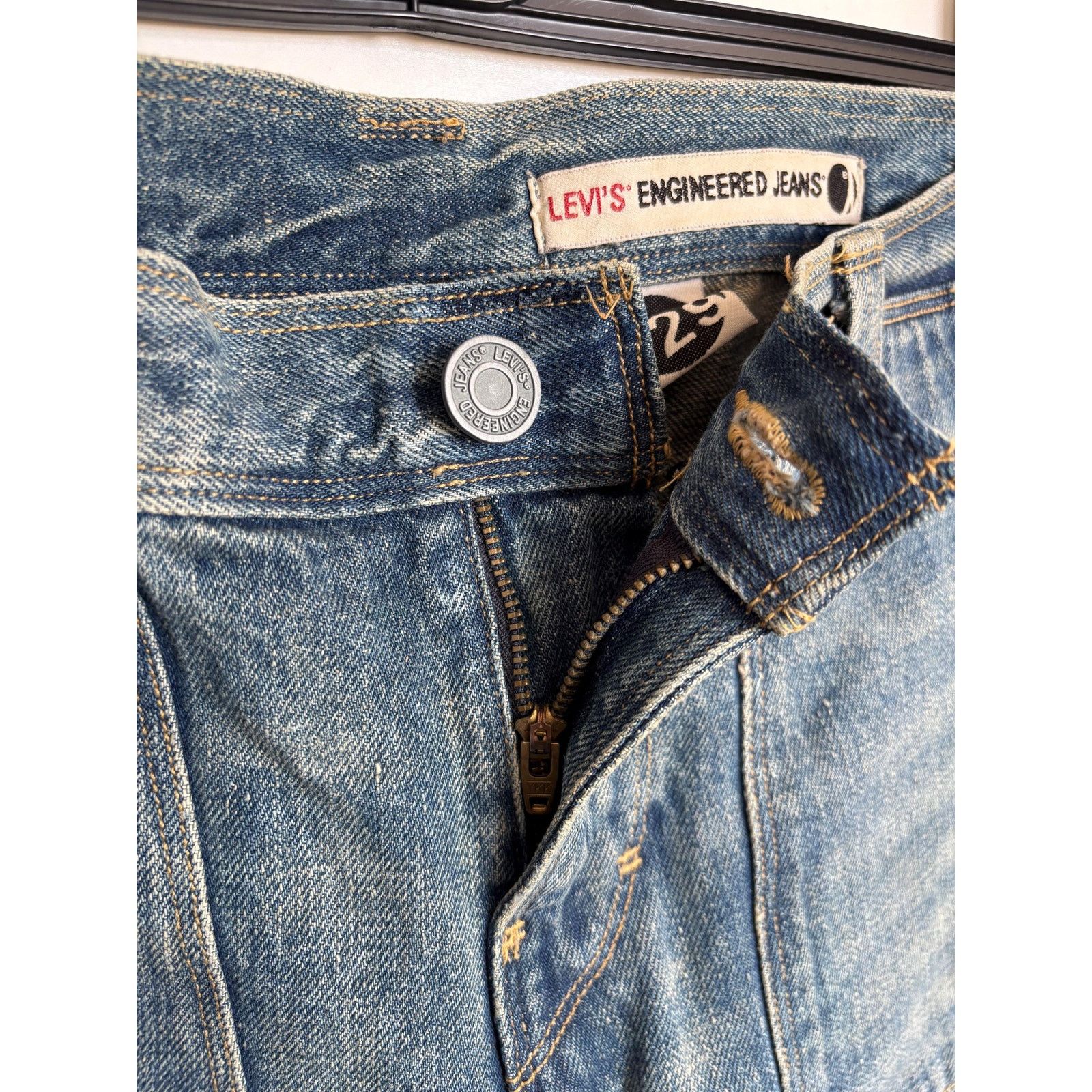 Levi's Levi’s Engineered 0507 W29 Capri Twisted Leg Y2K Denim Size US 29 - 6 Thumbnail