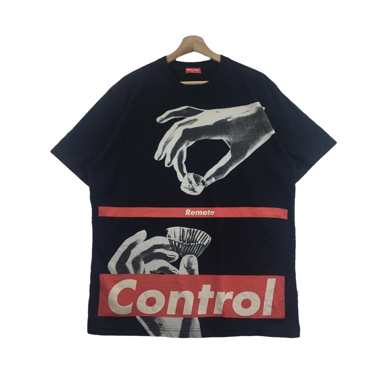 Barbara Kruger Vtg BARBARA KRUGER Pop Art Remote Control Materialistic Size US XL / EU 56 / 4 - 1 Thumbnail