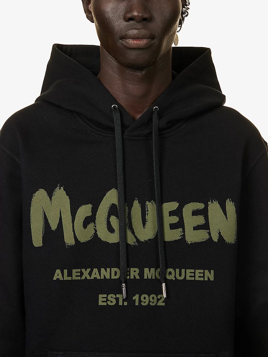 Alexander McQueen o1w1db10925 Mcqueen Graffiti Hooded Sweatshirt in Black Size US XXL / EU 58 / 5 - 4 Thumbnail