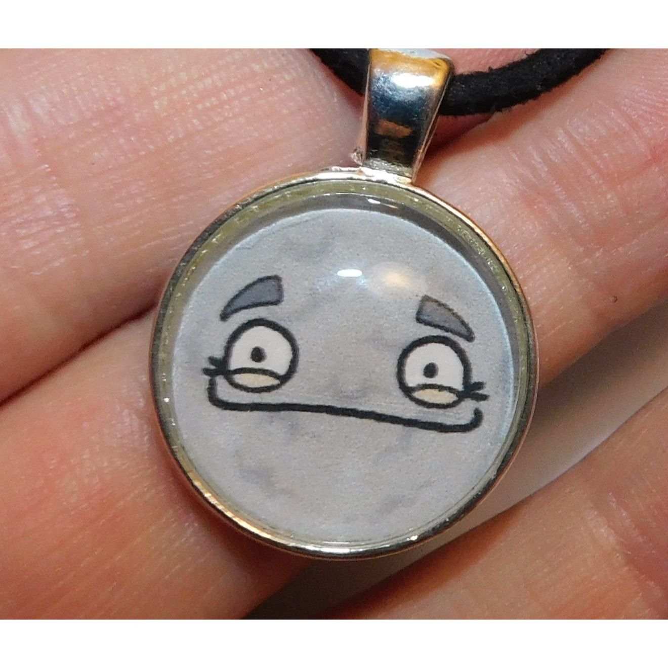 Other Casual Quirky Grey Cartoon Smile Pendant Necklace Size ONE SIZE - 1 Thumbnail