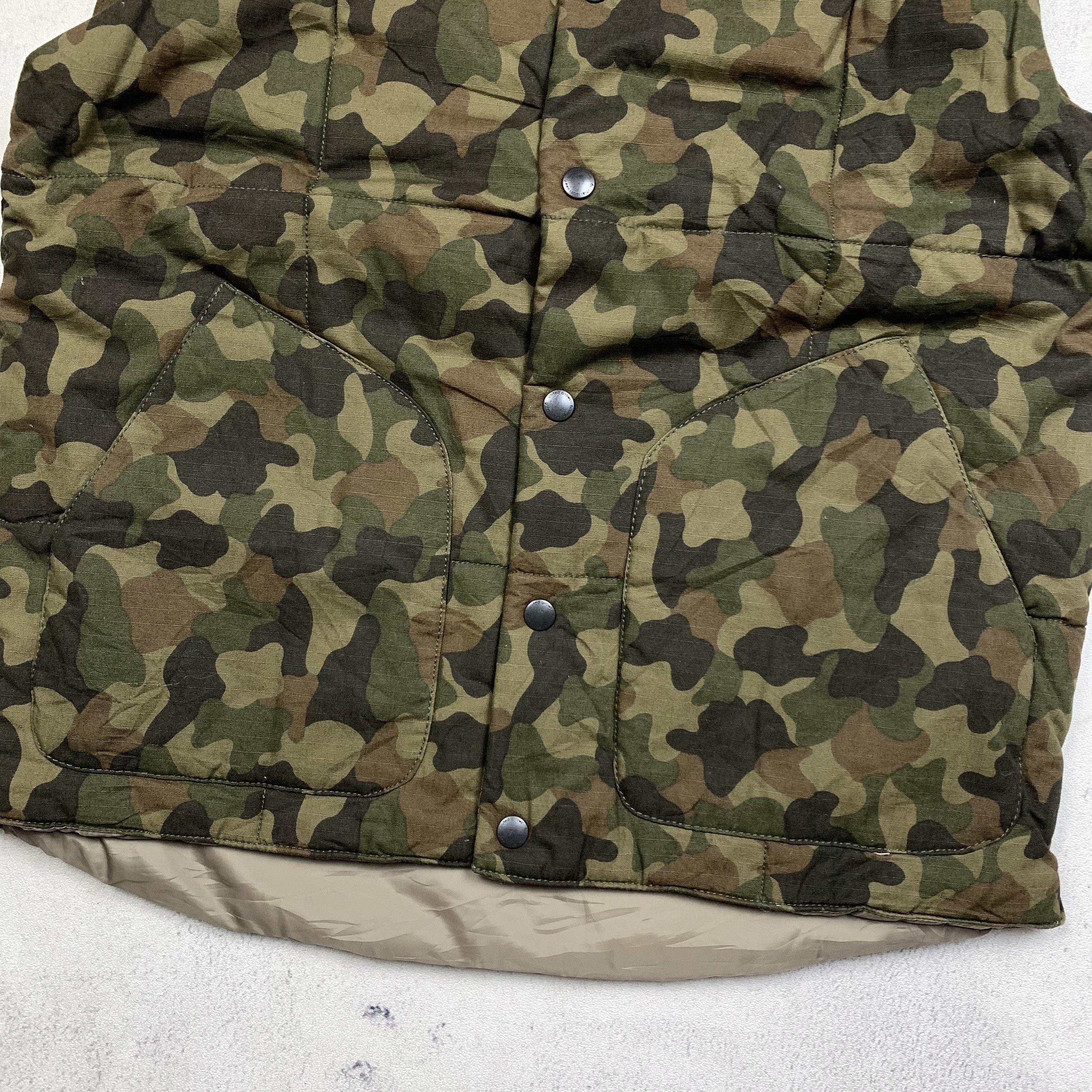Japanese Brand Green Label Relaxing Camo Vest Puffer Size US M / EU 48-50 / 2 - 3 Thumbnail