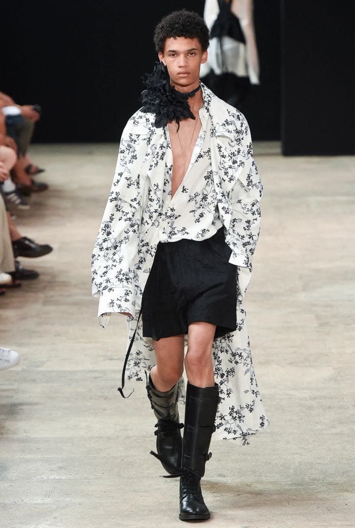 Ann Demeulemeester Ss18 rare Oversized silk blossom print shirt Size US M / EU 48-50 / 2 - 1 Thumbnail