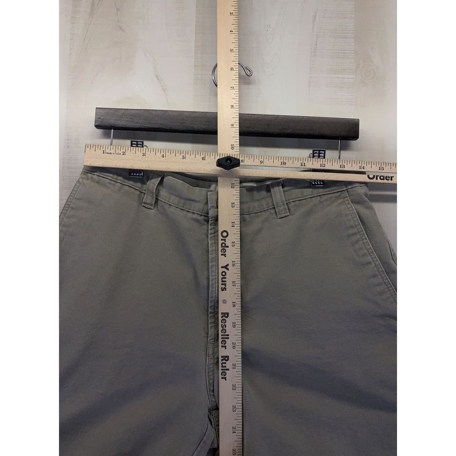 Vintage Columbia Cargo Shorts Mens SZ 32 Gray Green Weathered Cotton Flat Front Pocket 10in Inseam Casual Vintage: No Size US 32 / EU 48 - 2 Thumbnail