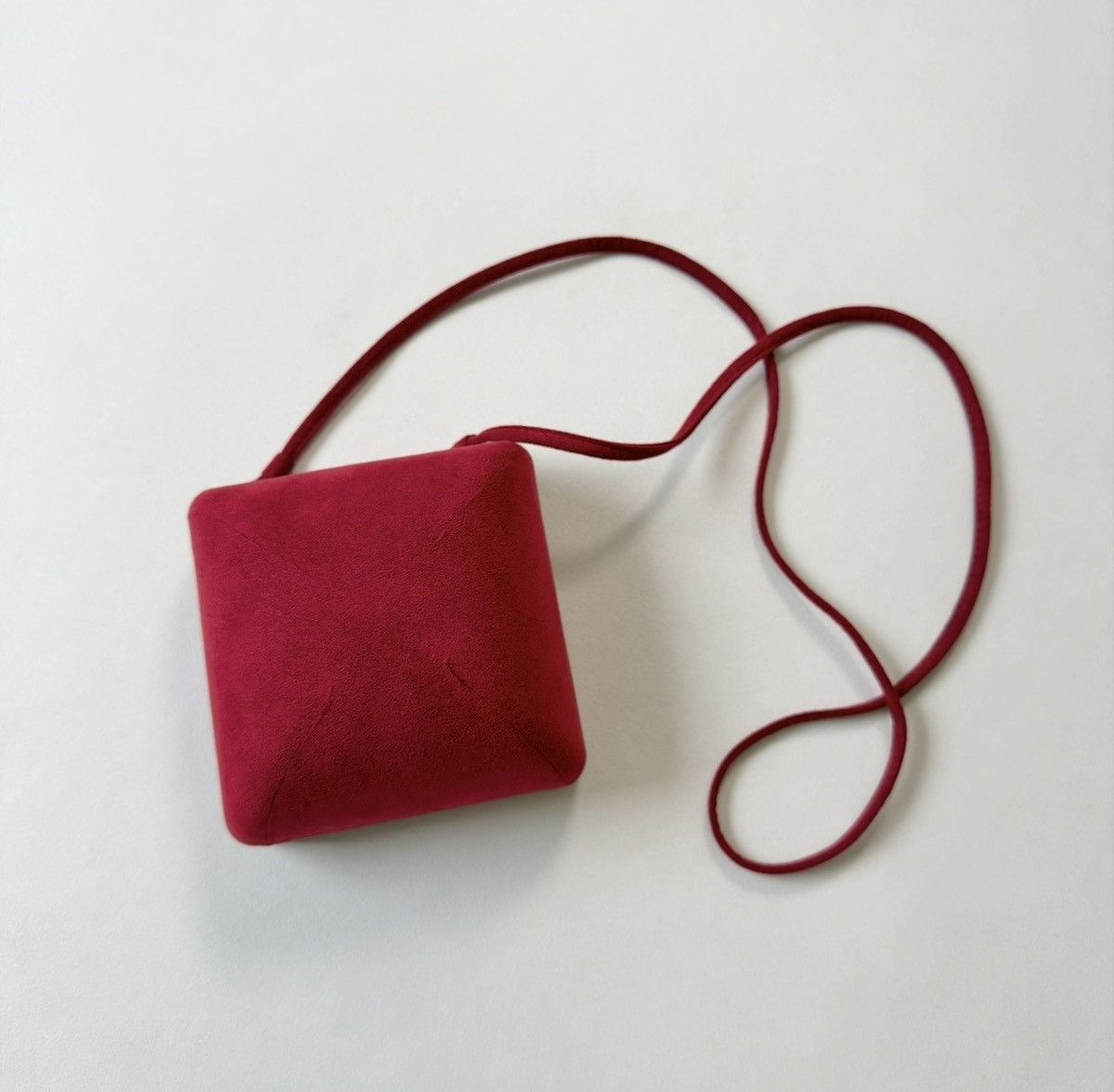 Maison Margiela A/W 10 Red Velvet ‘Trinket Box’ Hand Bag Size ONE SIZE - 1 Thumbnail